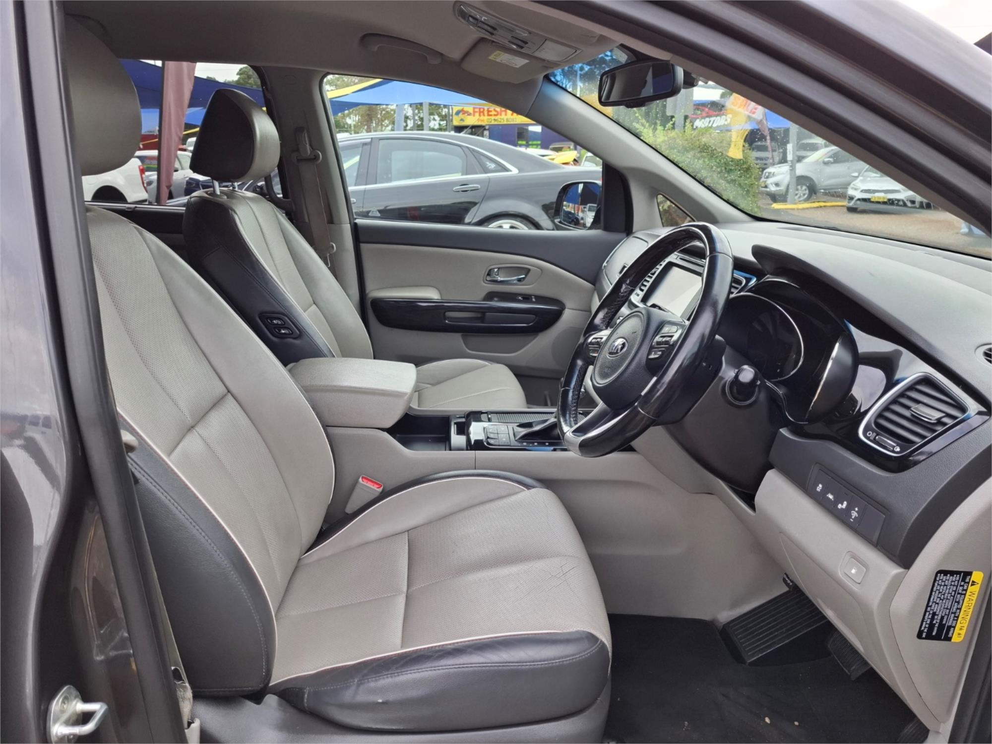 2017 KIA CARNIVAL YP MY17 PLATINUM 6 SP AUTOMATIC 4D WAGON