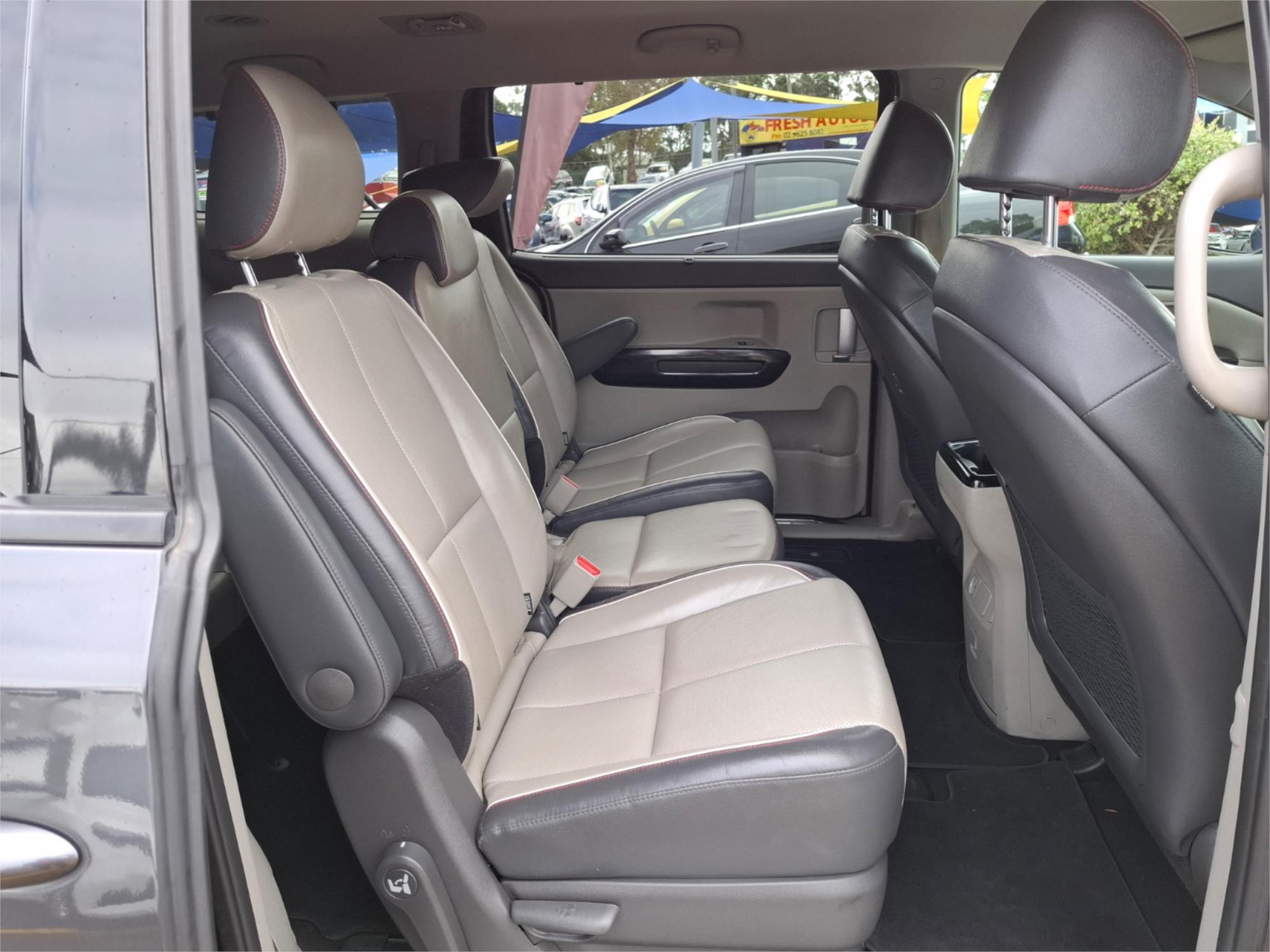 2017 KIA CARNIVAL YP MY17 PLATINUM 6 SP AUTOMATIC 4D WAGON