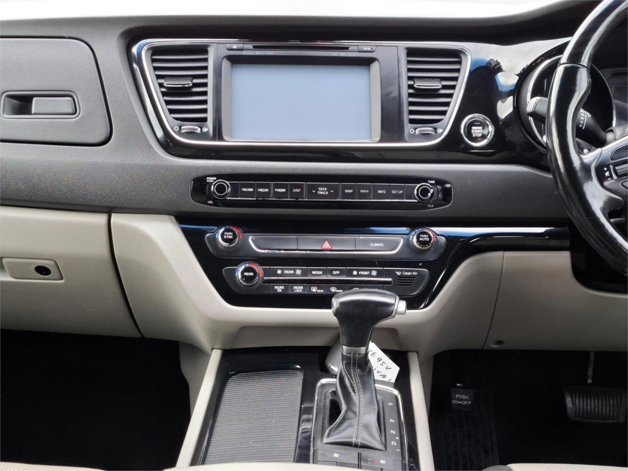 2017 KIA CARNIVAL YP MY17 PLATINUM 6 SP AUTOMATIC 4D WAGON