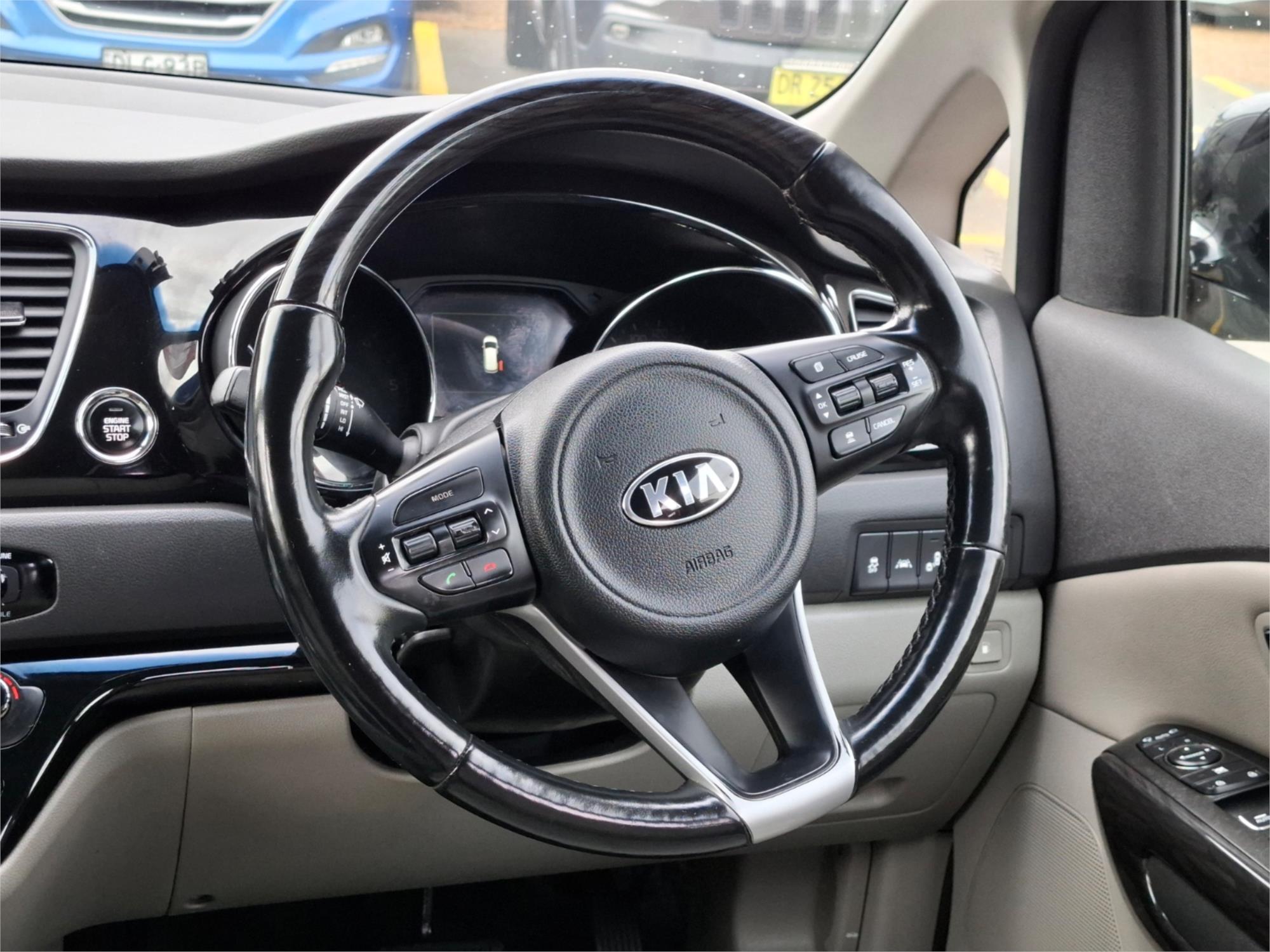 2017 KIA CARNIVAL YP MY17 PLATINUM 6 SP AUTOMATIC 4D WAGON