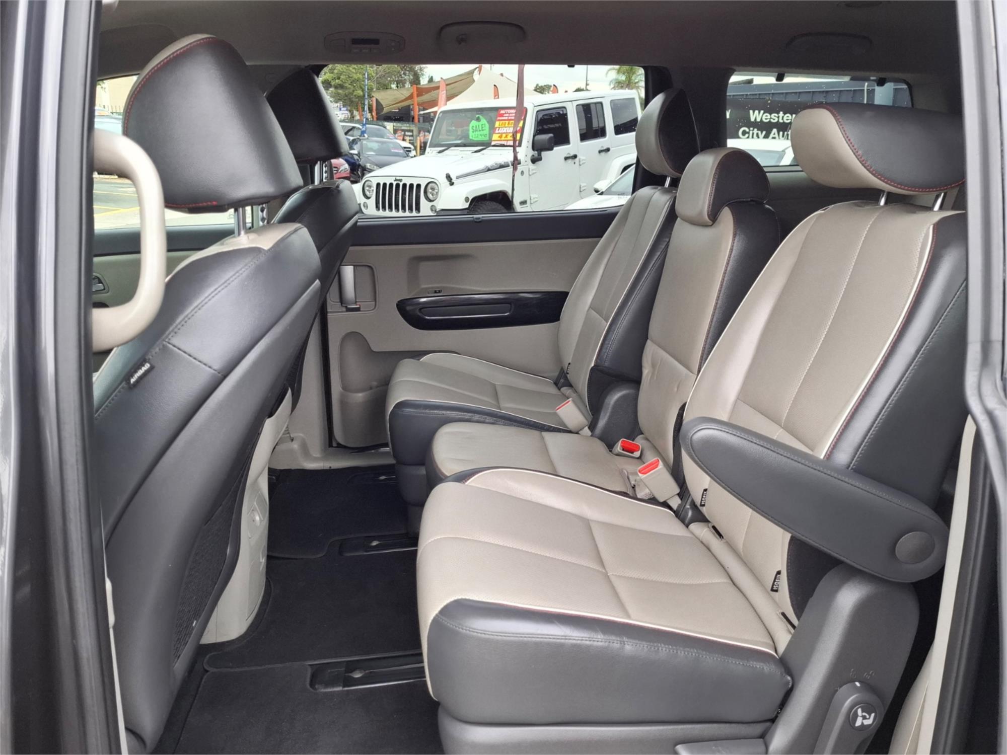 2017 KIA CARNIVAL YP MY17 PLATINUM 6 SP AUTOMATIC 4D WAGON