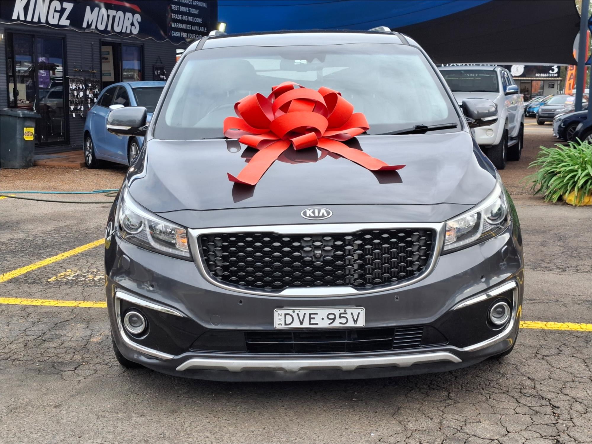 2017 KIA CARNIVAL YP MY17 PLATINUM 6 SP AUTOMATIC 4D WAGON