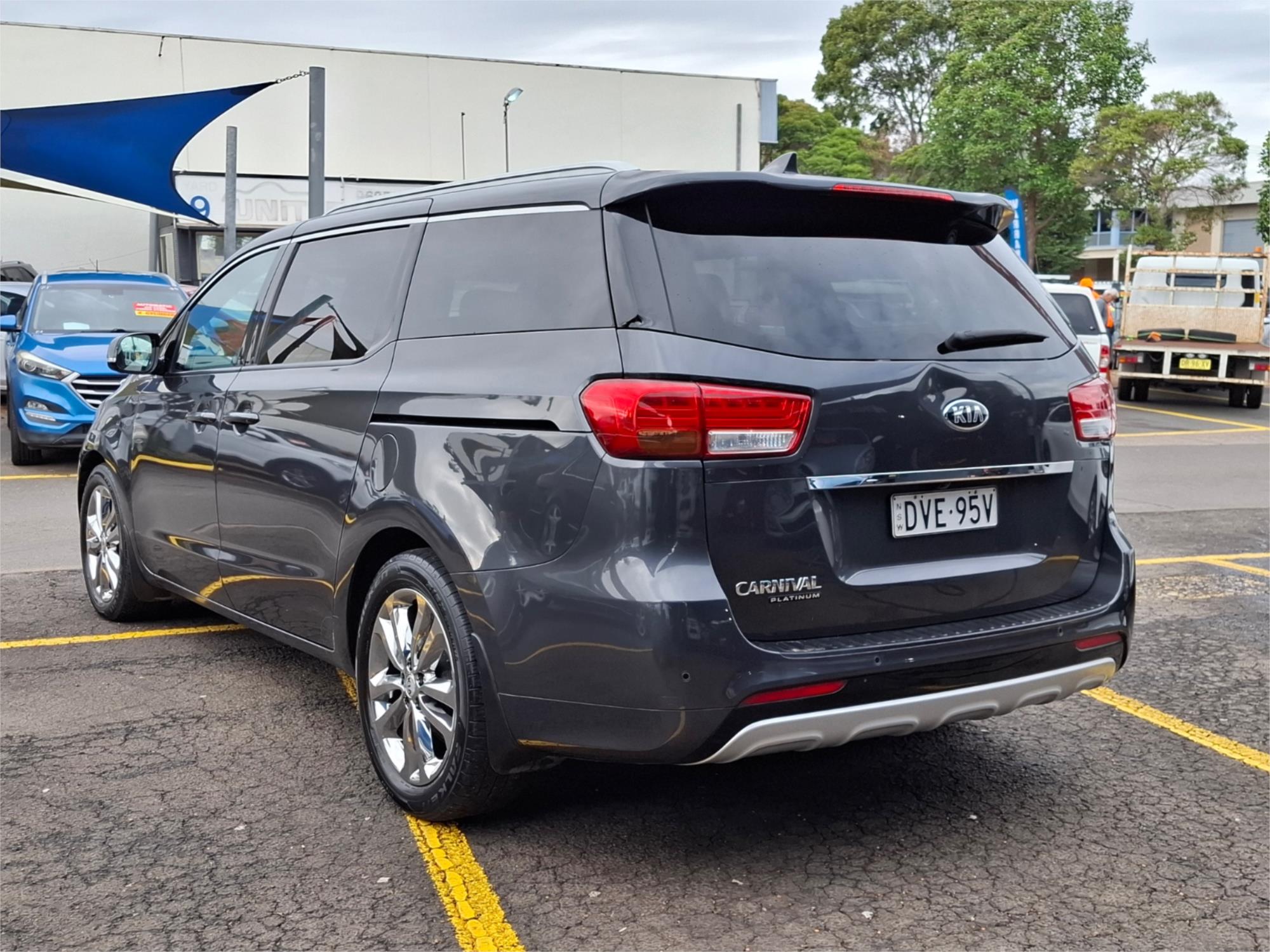 2017 KIA CARNIVAL YP MY17 PLATINUM 6 SP AUTOMATIC 4D WAGON