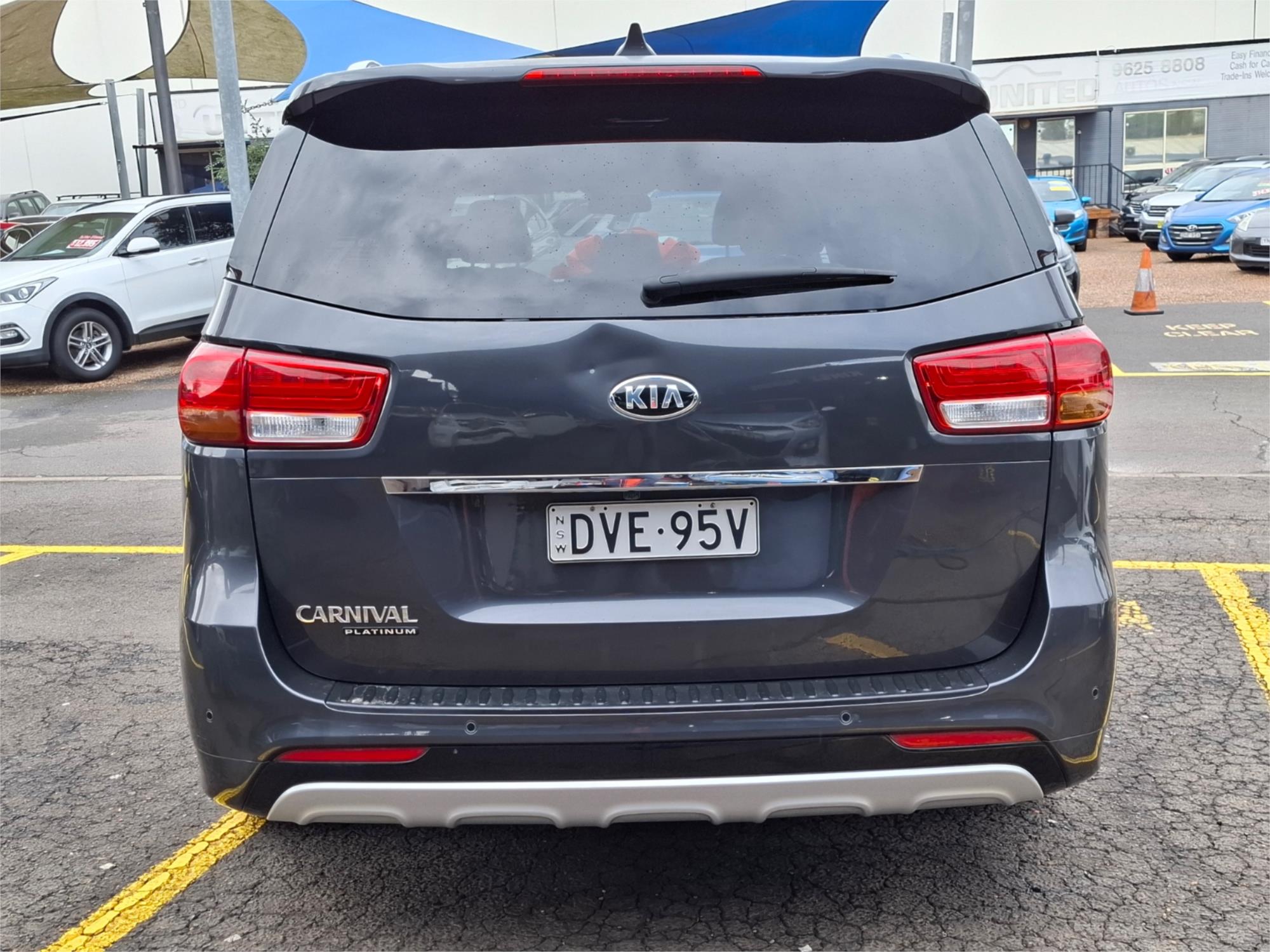2017 KIA CARNIVAL YP MY17 PLATINUM 6 SP AUTOMATIC 4D WAGON