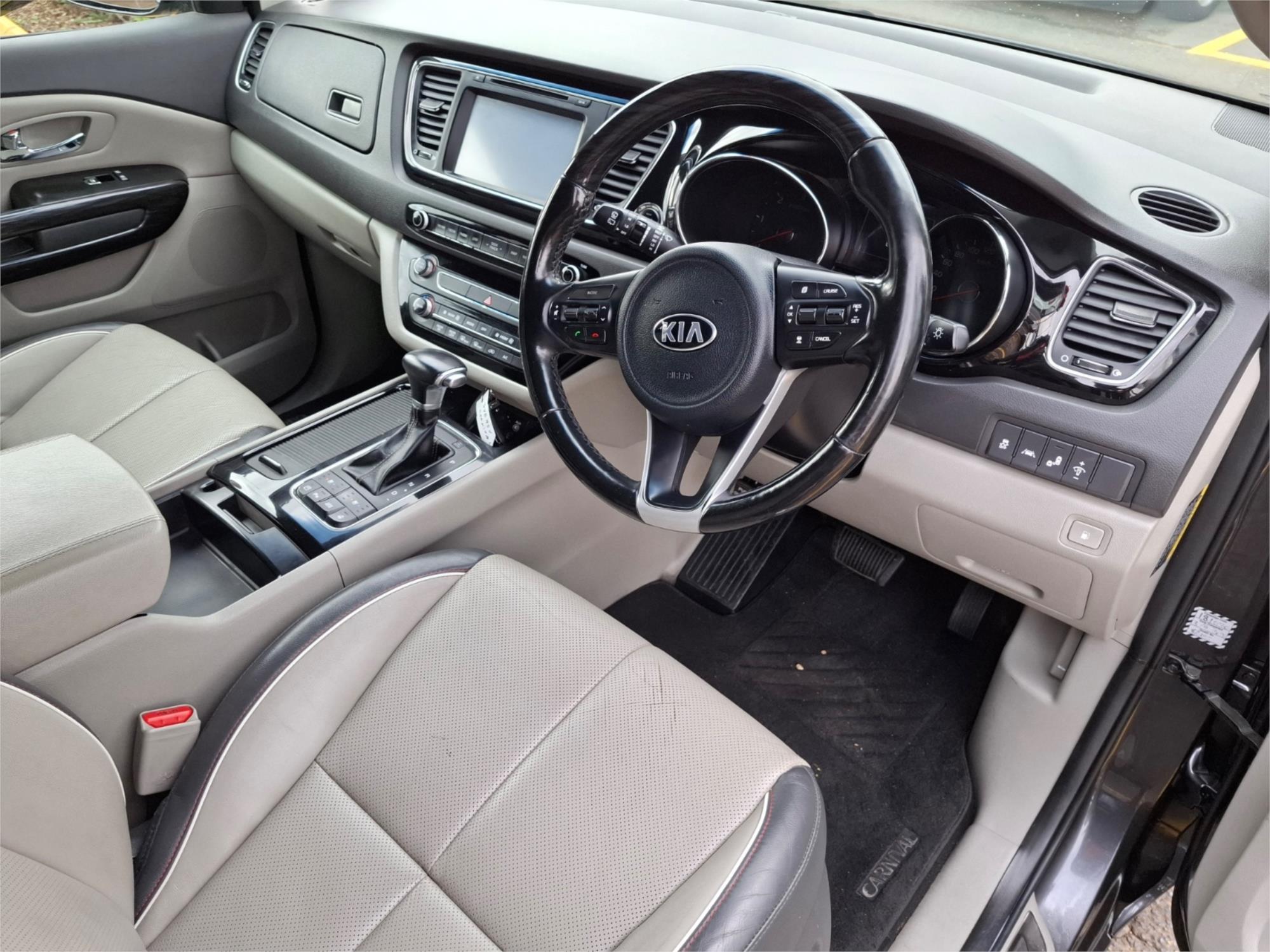 2017 KIA CARNIVAL YP MY17 PLATINUM 6 SP AUTOMATIC 4D WAGON