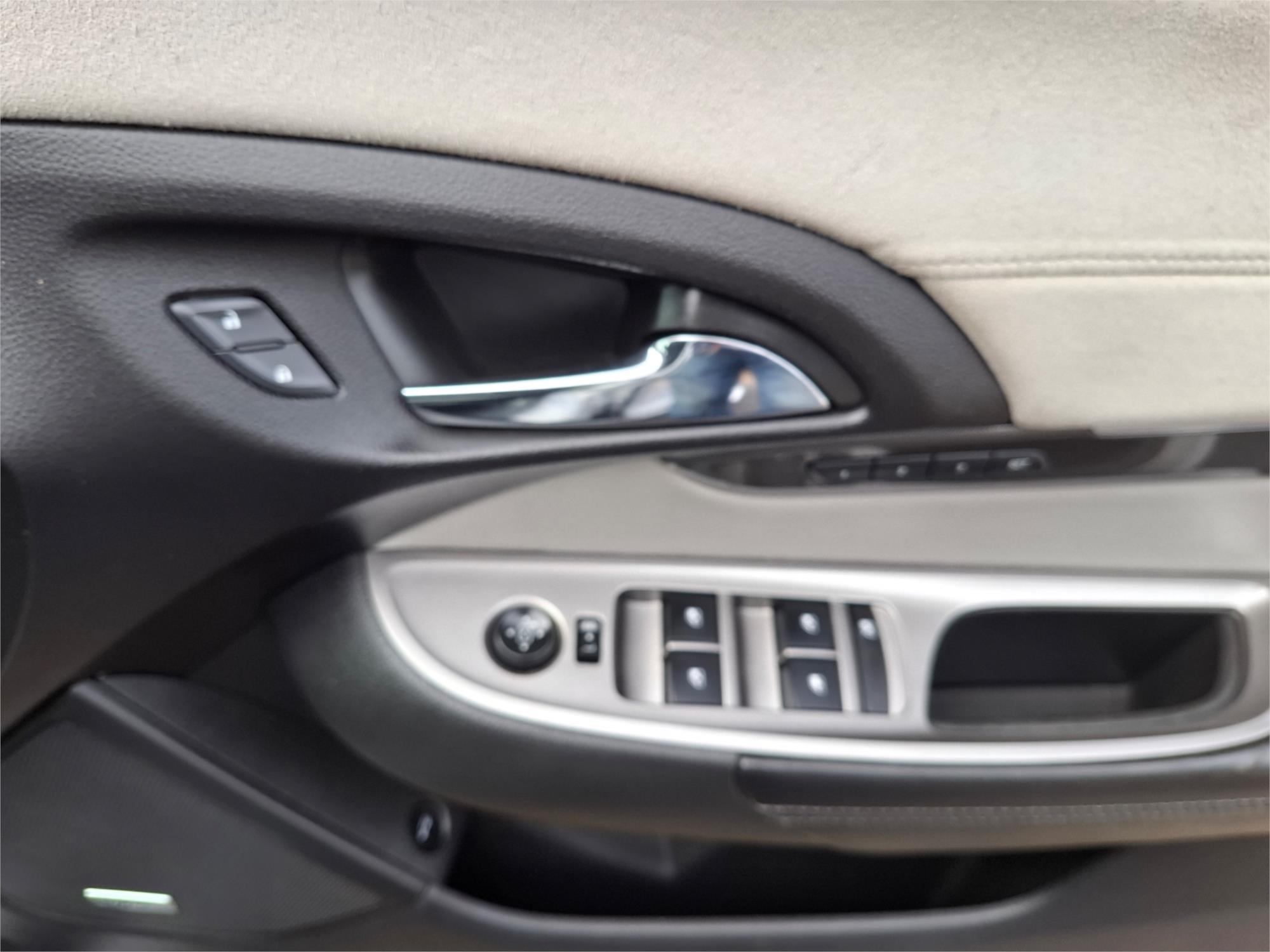 2013 HOLDEN CALAIS VF V 6 SP AUTOMATIC 4D SEDAN
