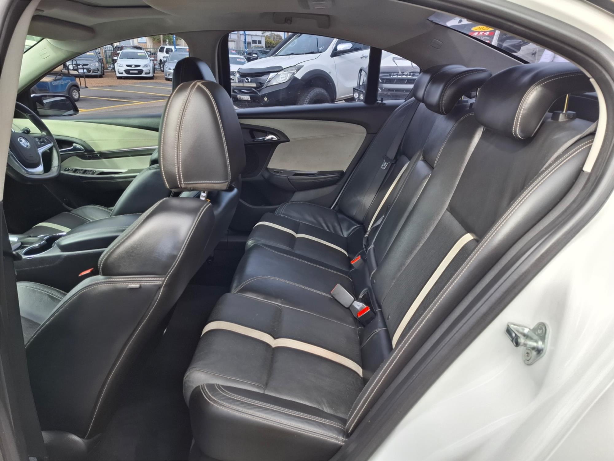 2013 HOLDEN CALAIS VF V 6 SP AUTOMATIC 4D SEDAN