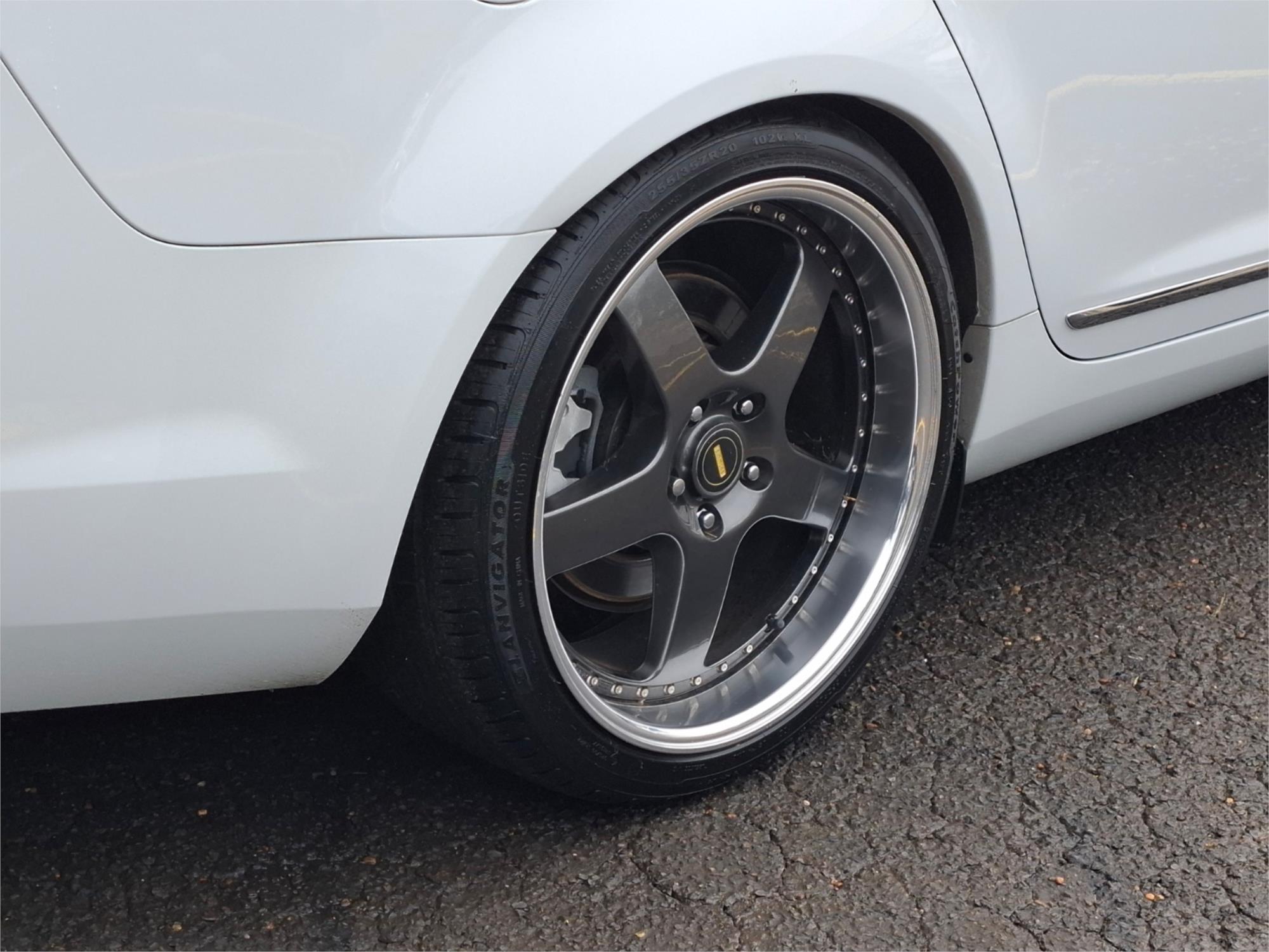 2013 HOLDEN CALAIS VF V 6 SP AUTOMATIC 4D SEDAN