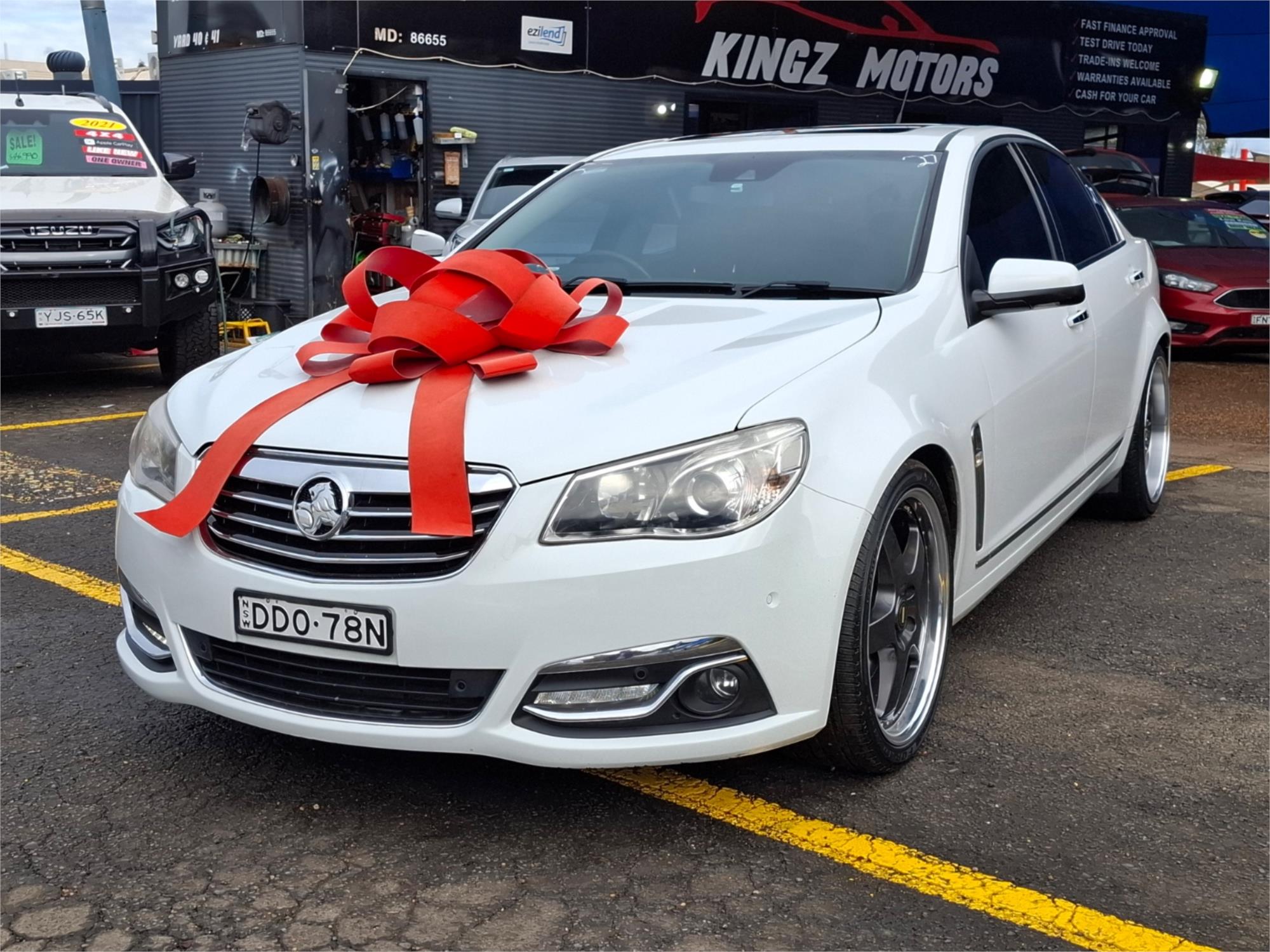 2013 HOLDEN CALAIS VF V 6 SP AUTOMATIC 4D SEDAN