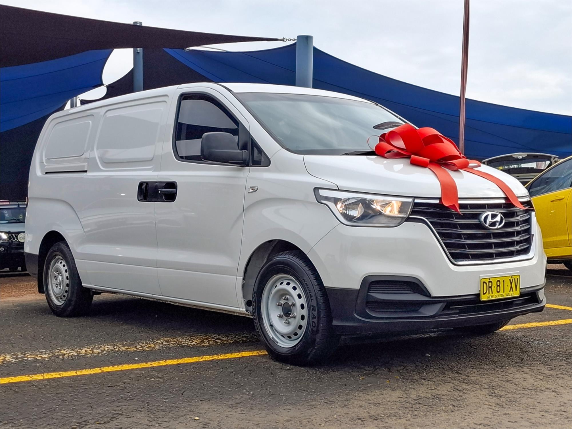 2020 HYUNDAI iLOAD TQ4 MY20 3S LIFTBACK 5 SP AUTOMATIC 4D VAN