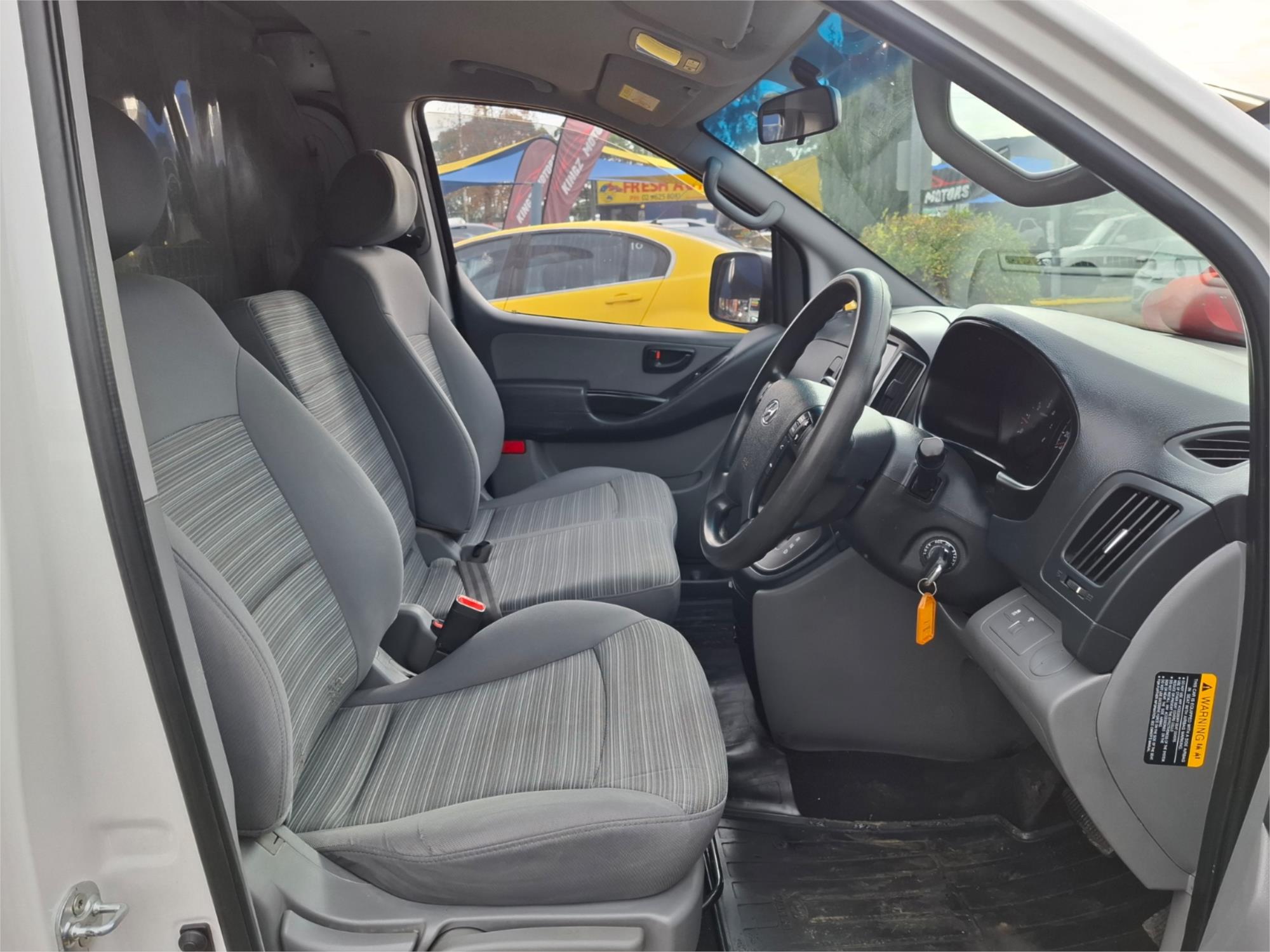 2020 HYUNDAI iLOAD TQ4 MY20 3S LIFTBACK 5 SP AUTOMATIC 4D VAN