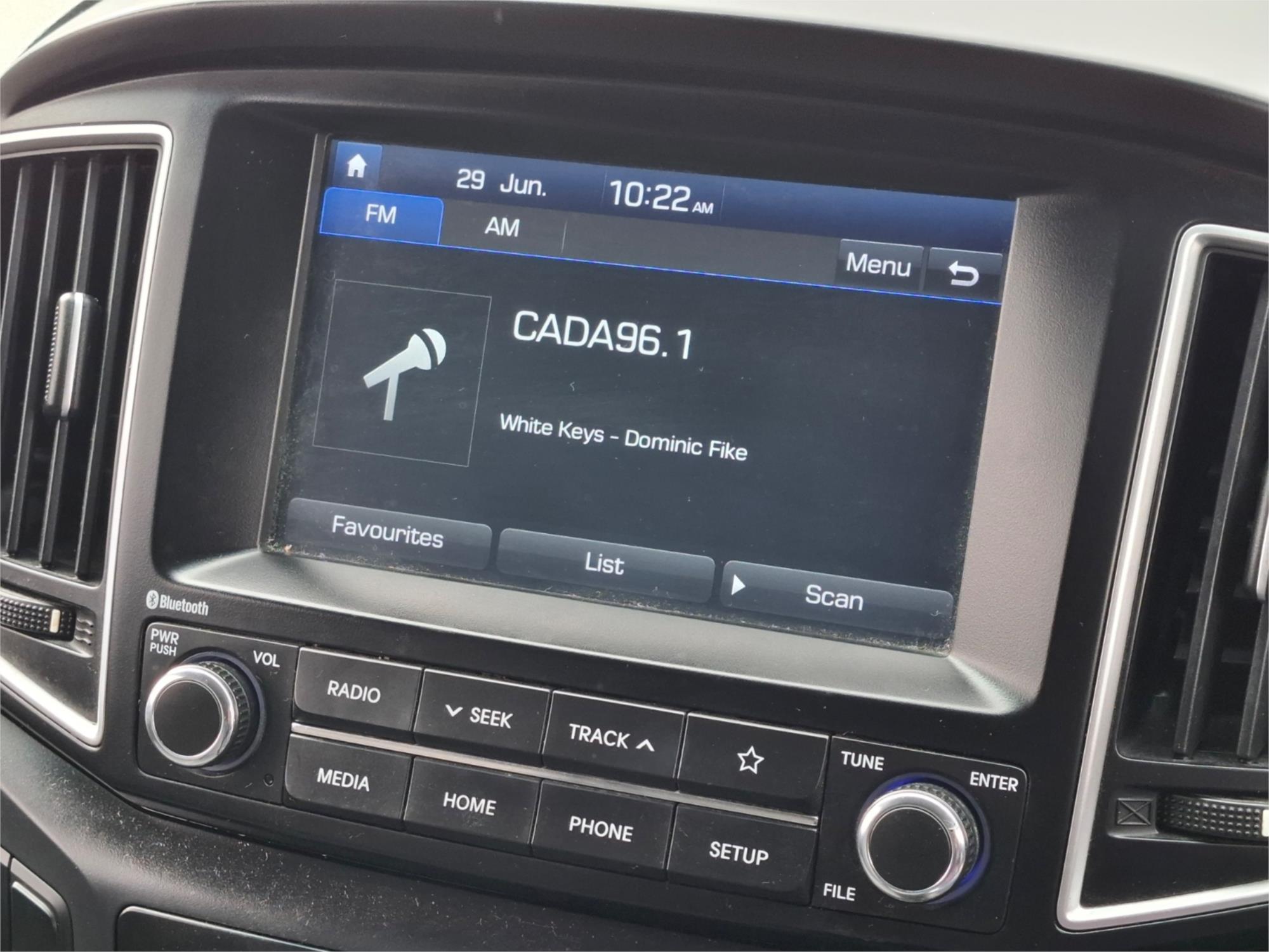 2020 HYUNDAI iLOAD TQ4 MY20 3S LIFTBACK 5 SP AUTOMATIC 4D VAN