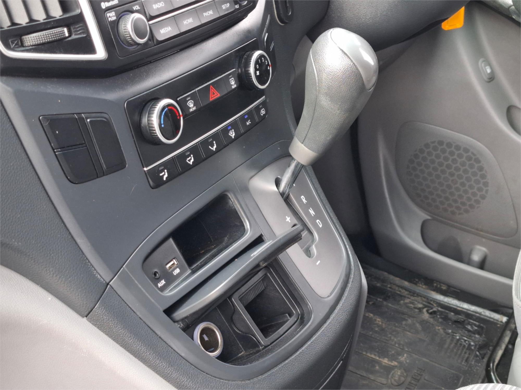 2020 HYUNDAI iLOAD TQ4 MY20 3S LIFTBACK 5 SP AUTOMATIC 4D VAN
