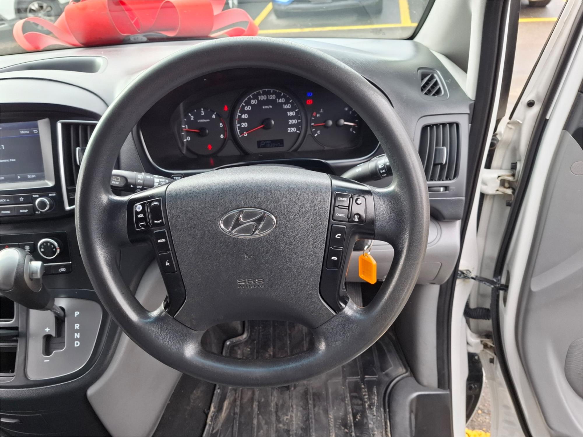 2020 HYUNDAI iLOAD TQ4 MY20 3S LIFTBACK 5 SP AUTOMATIC 4D VAN