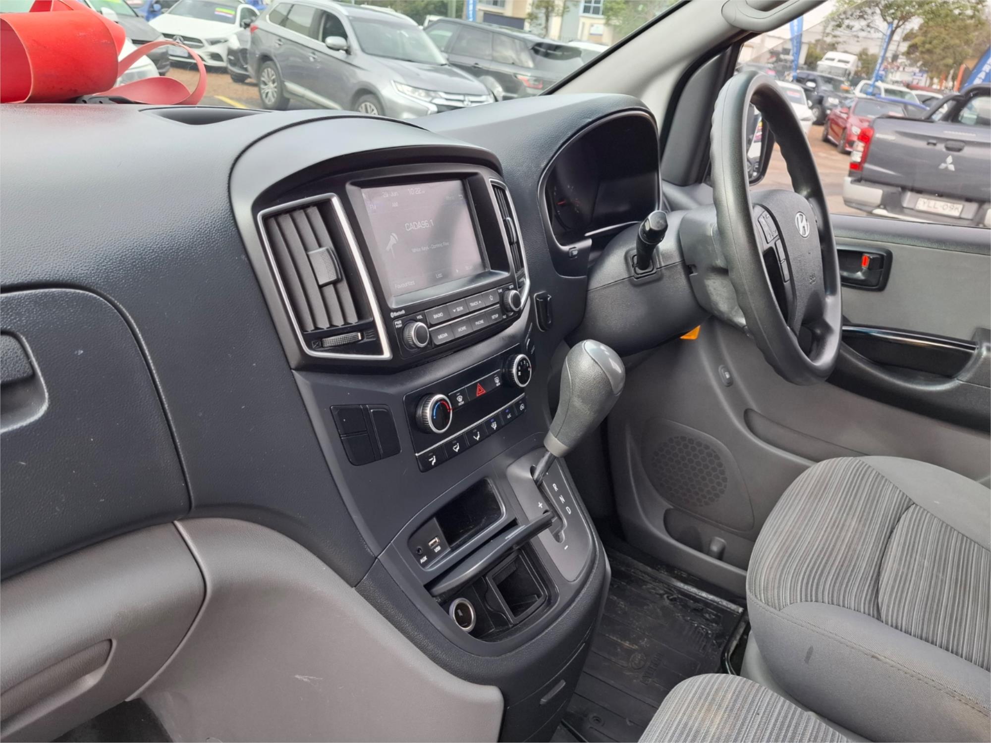 2020 HYUNDAI iLOAD TQ4 MY20 3S LIFTBACK 5 SP AUTOMATIC 4D VAN
