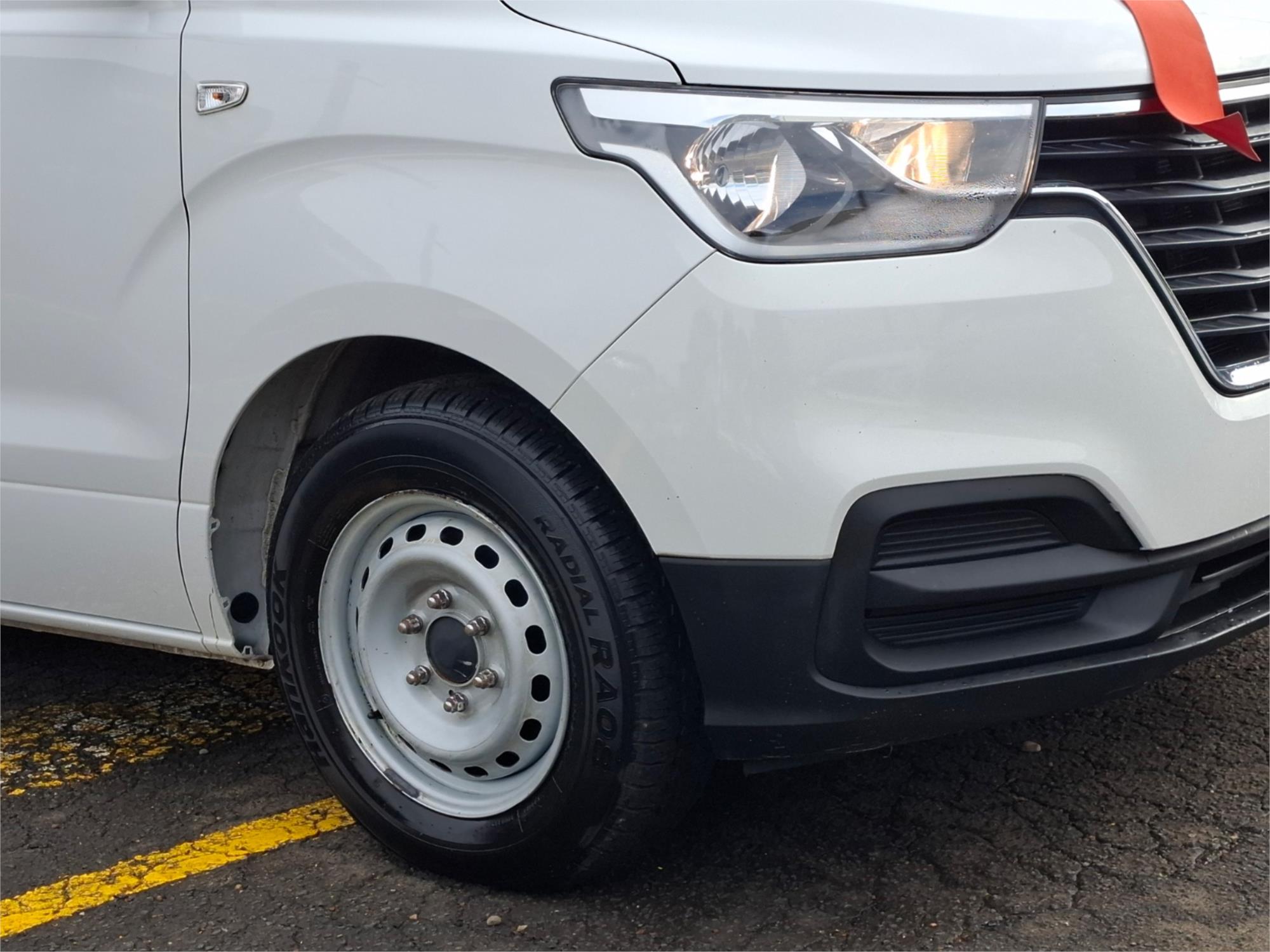 2020 HYUNDAI iLOAD TQ4 MY20 3S LIFTBACK 5 SP AUTOMATIC 4D VAN