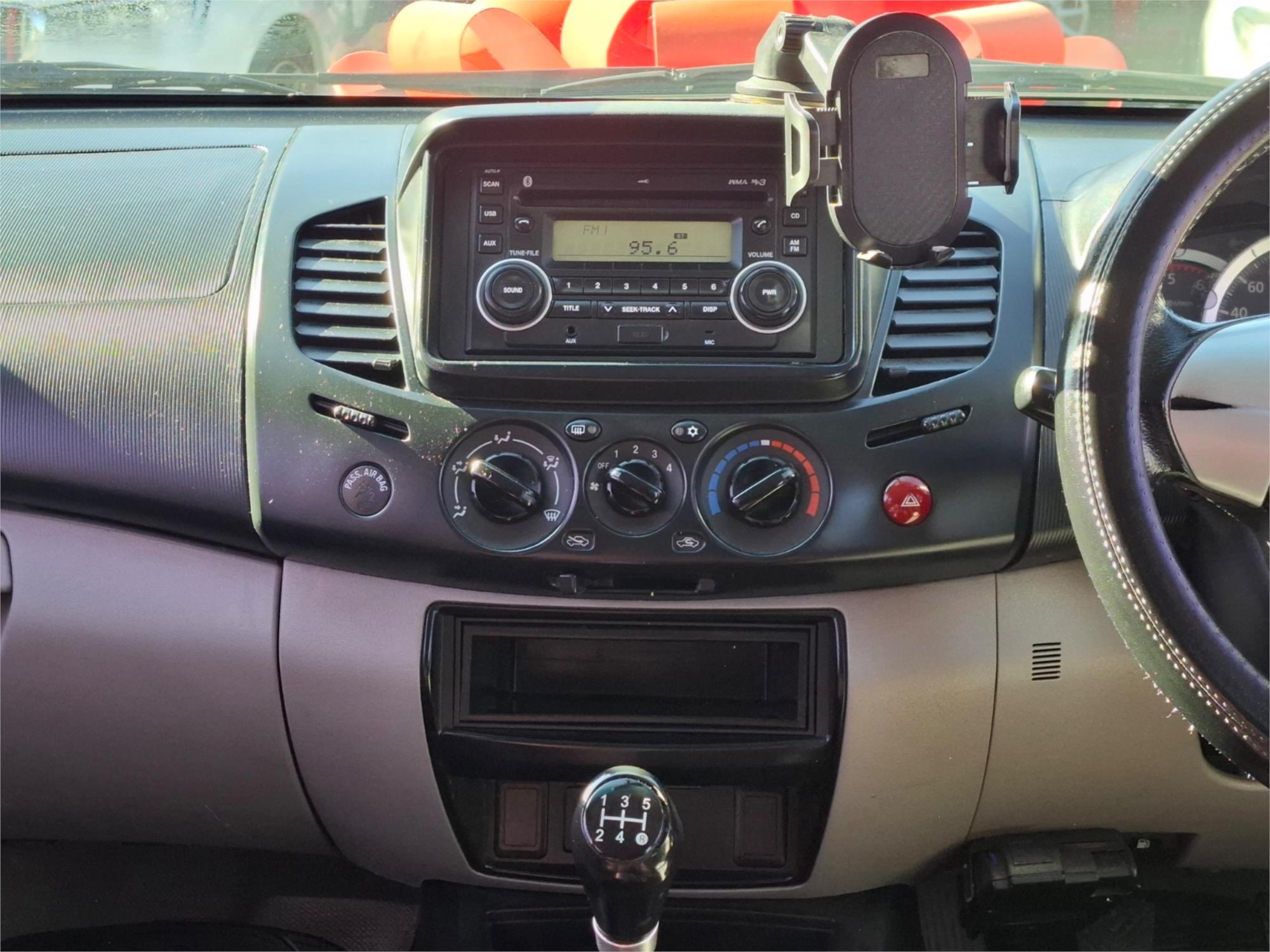 2013 MITSUBISHI TRITON MN MY12 GLX (4x4) 5 SP MANUAL 4x4 DOUBLE CAB UTILITY