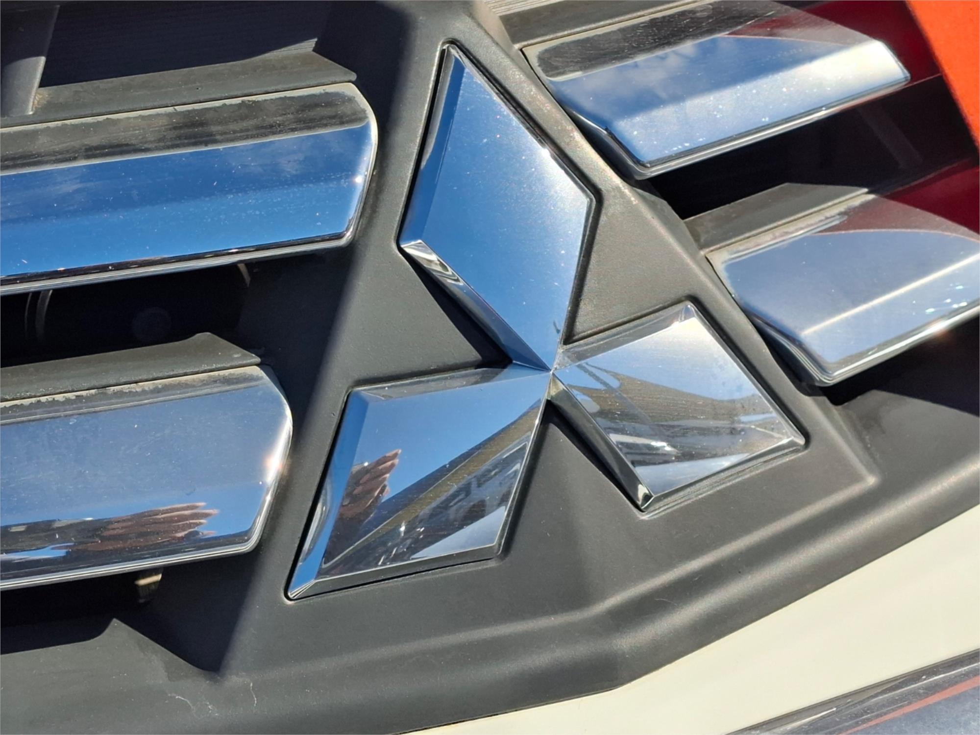 2013 MITSUBISHI TRITON MN MY12 GLX (4x4) 5 SP MANUAL 4x4 DOUBLE CAB UTILITY