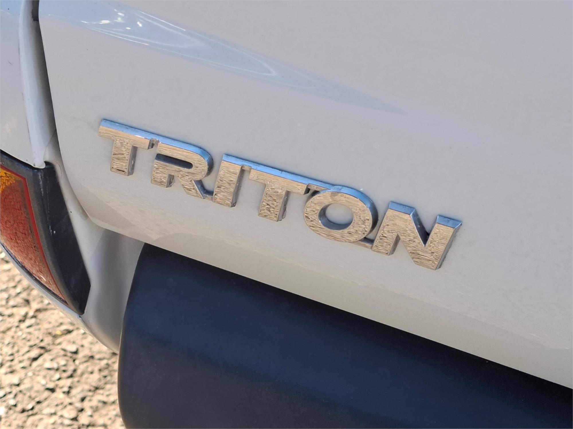2013 MITSUBISHI TRITON MN MY12 GLX (4x4) 5 SP MANUAL 4x4 DOUBLE CAB UTILITY