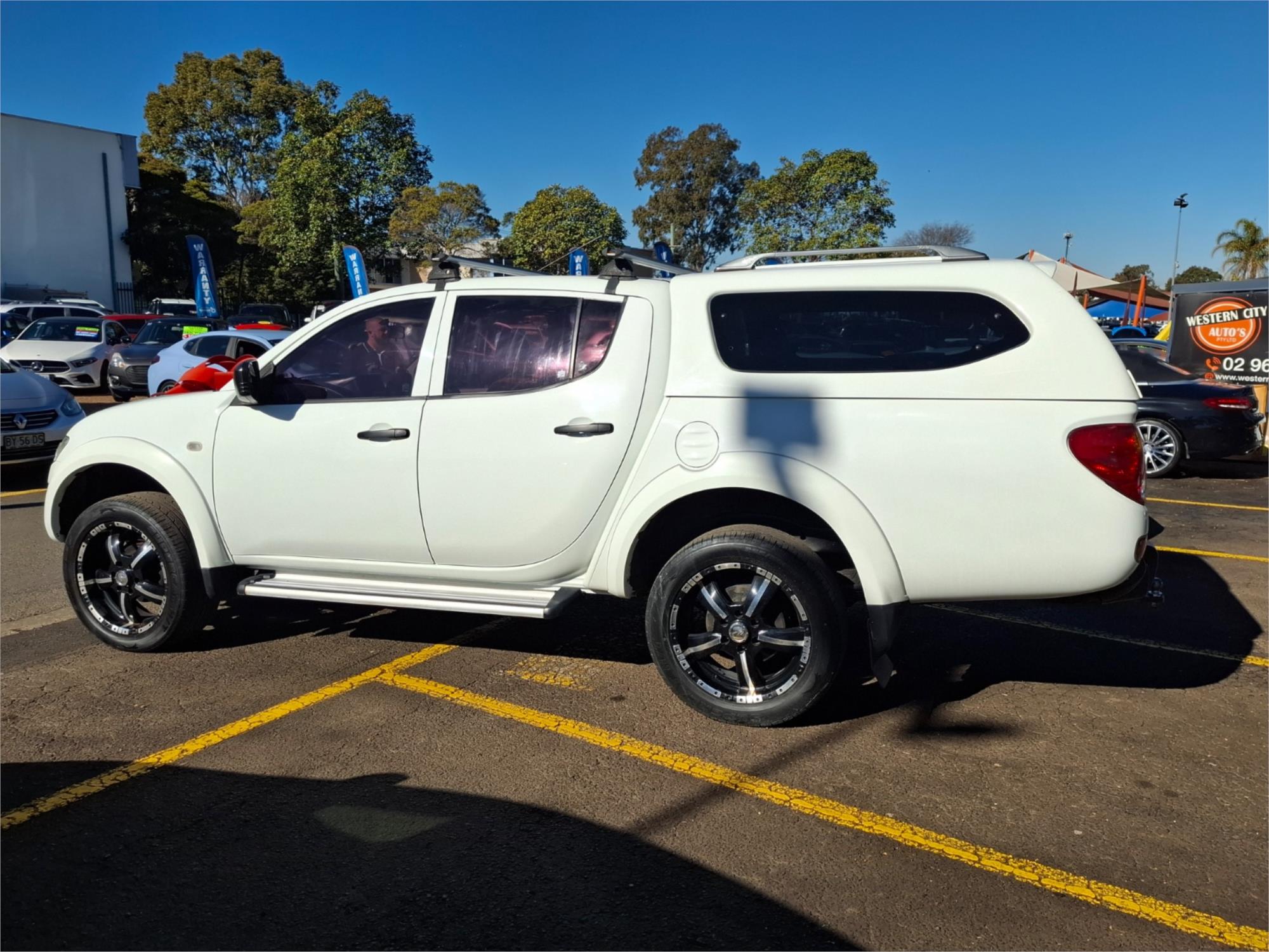 2013 MITSUBISHI TRITON MN MY12 GLX (4x4) 5 SP MANUAL 4x4 DOUBLE CAB UTILITY