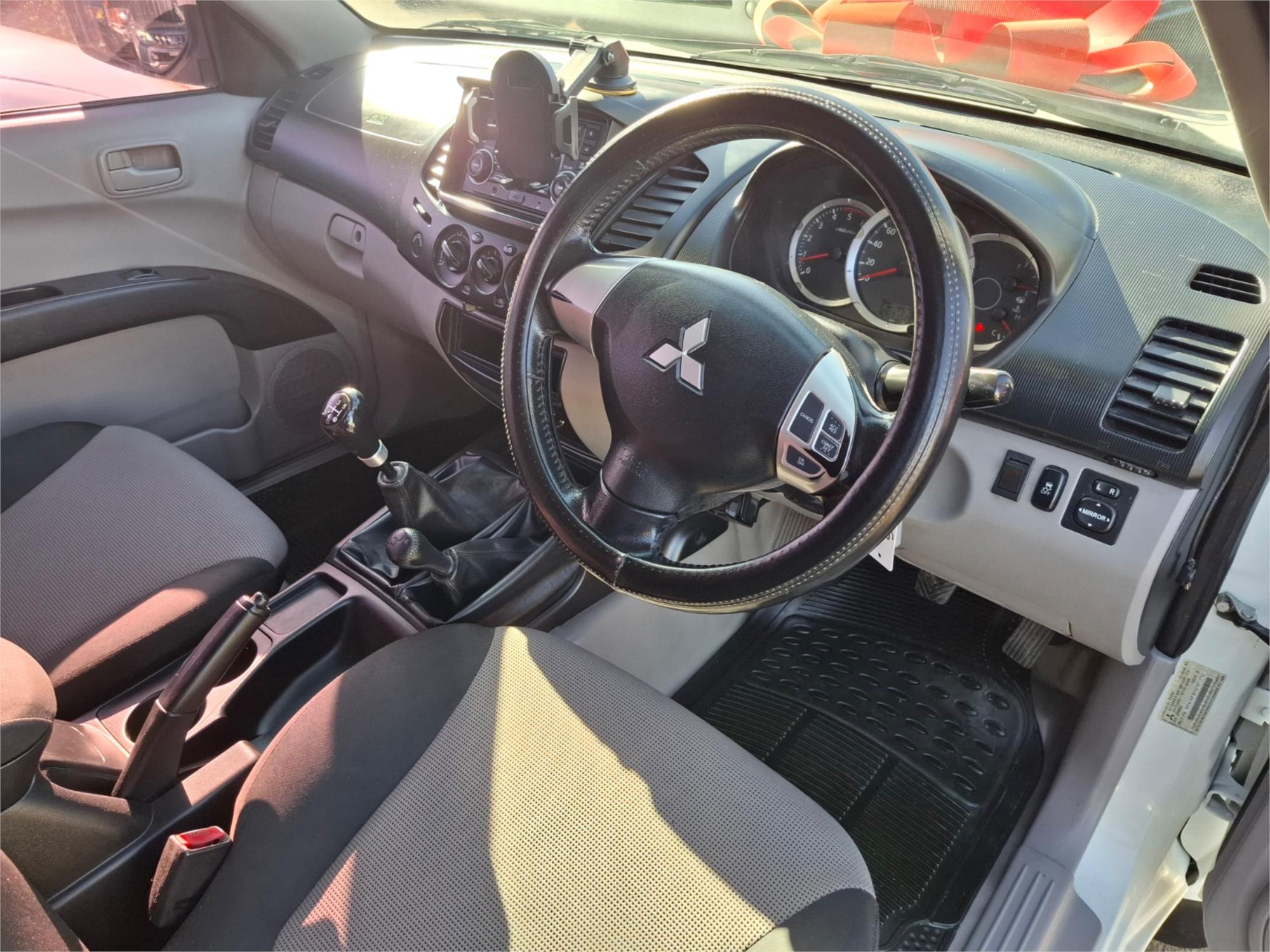2013 MITSUBISHI TRITON MN MY12 GLX (4x4) 5 SP MANUAL 4x4 DOUBLE CAB UTILITY