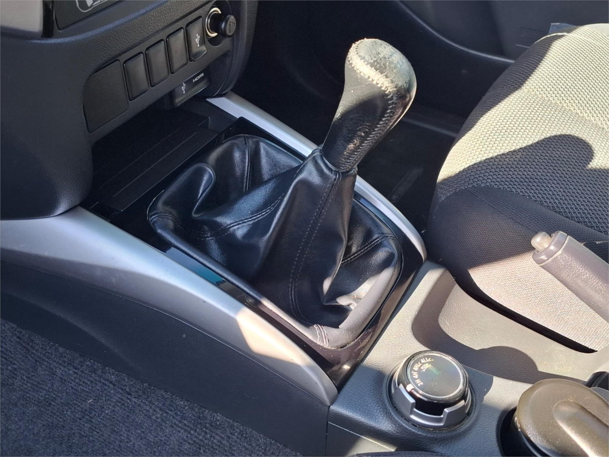 2017 MITSUBISHI TRITON MQ MY17 GLX (4x4) 6 SP MANUAL DUAL C/CHAS