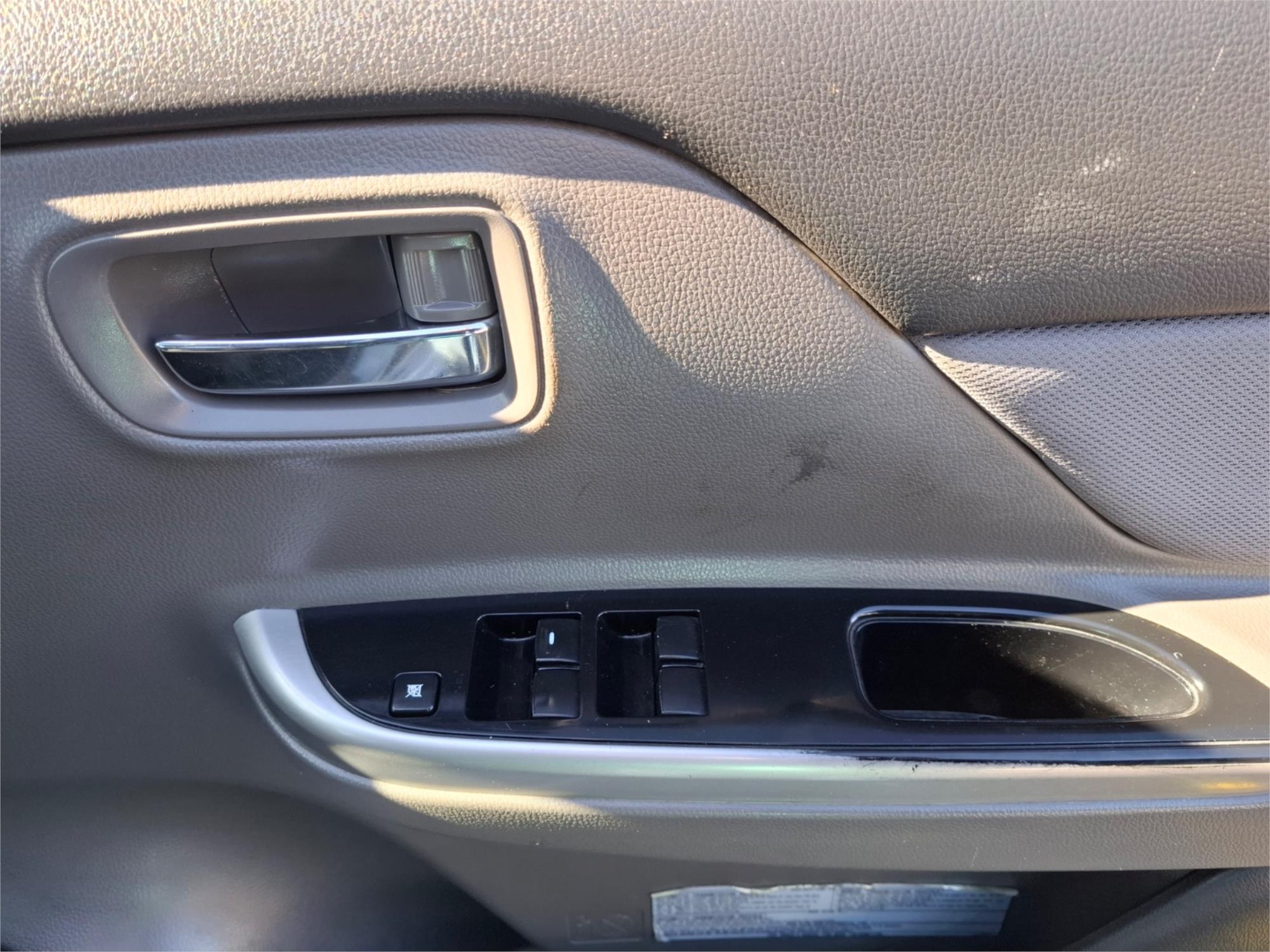 2017 MITSUBISHI TRITON MQ MY17 GLX (4x4) 6 SP MANUAL DUAL C/CHAS
