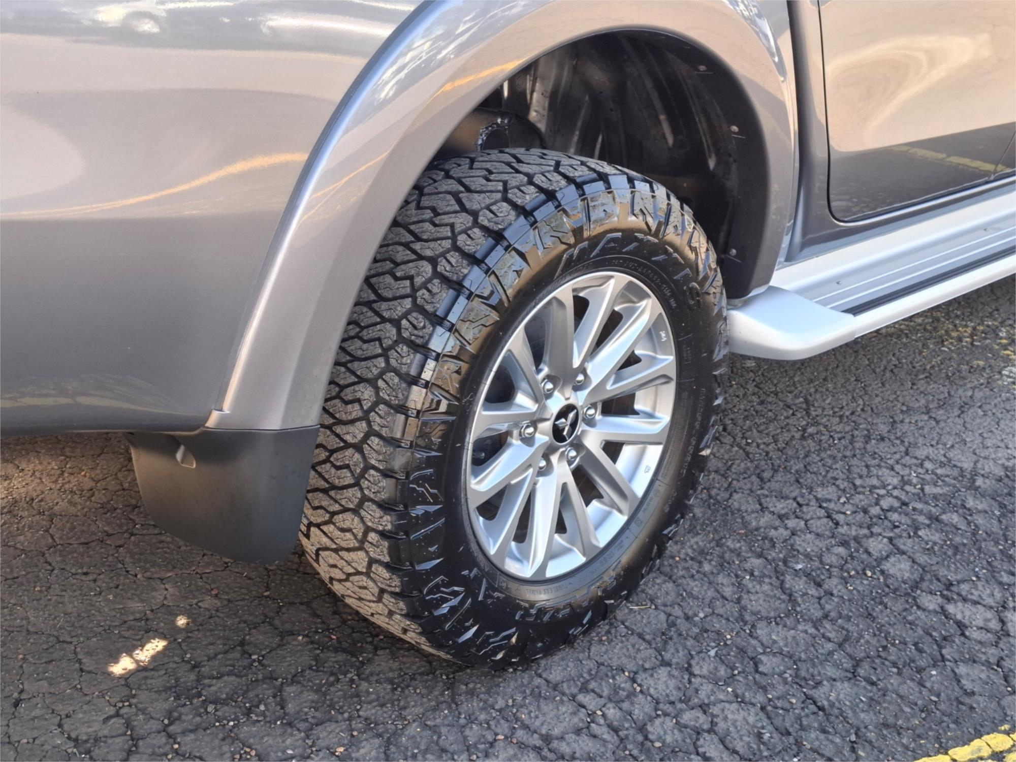 2017 MITSUBISHI TRITON MQ MY17 GLX (4x4) 6 SP MANUAL DUAL C/CHAS