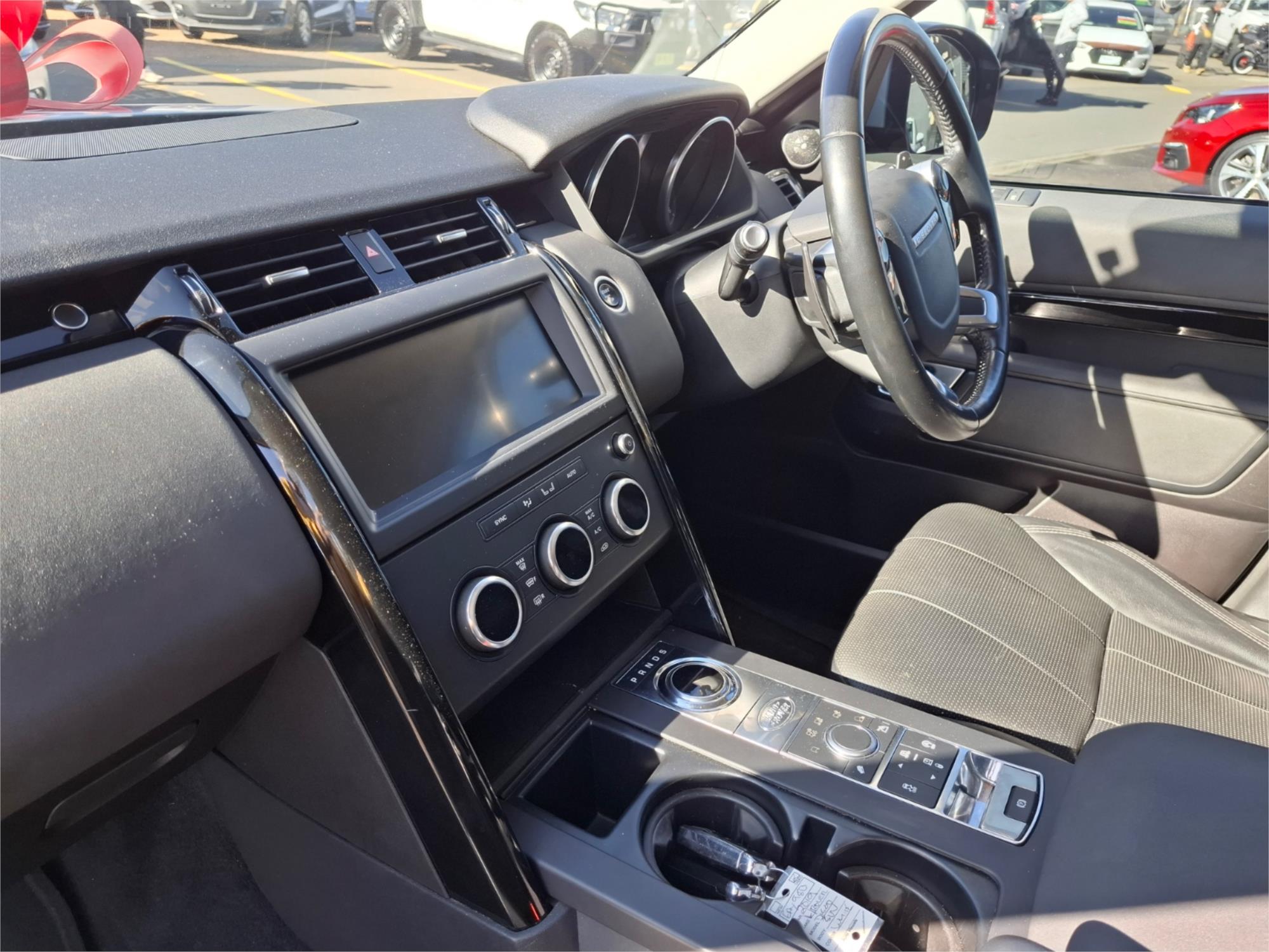 2018 LAND ROVER DISCOVERY L462 MY19 SD4 SE (177kW) 8 SP AUTOMATIC 4D WAGON