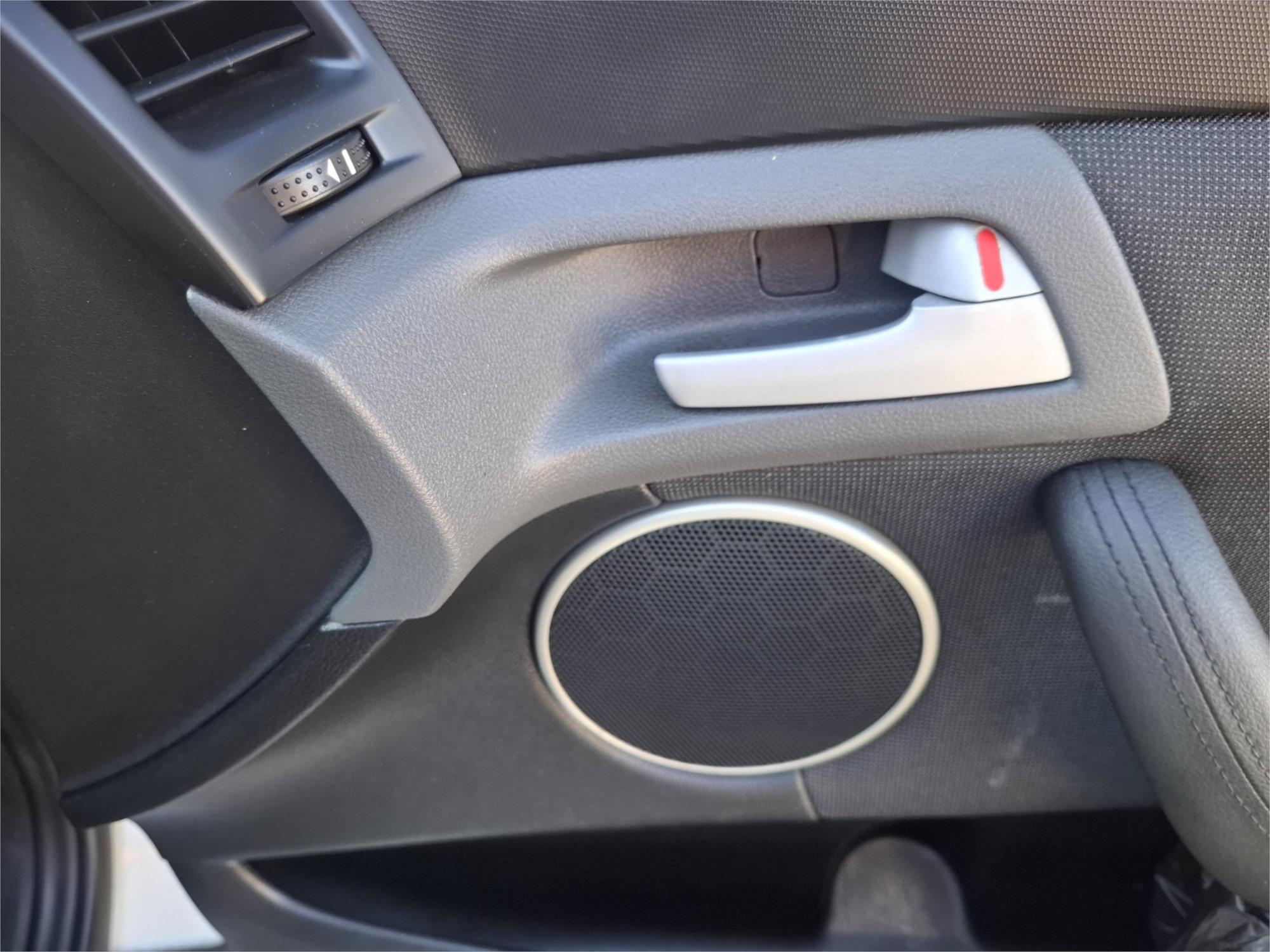 2011 HOLDEN COMMODORE VE II MY12 SV6 6 SP AUTOMATIC 4D SEDAN