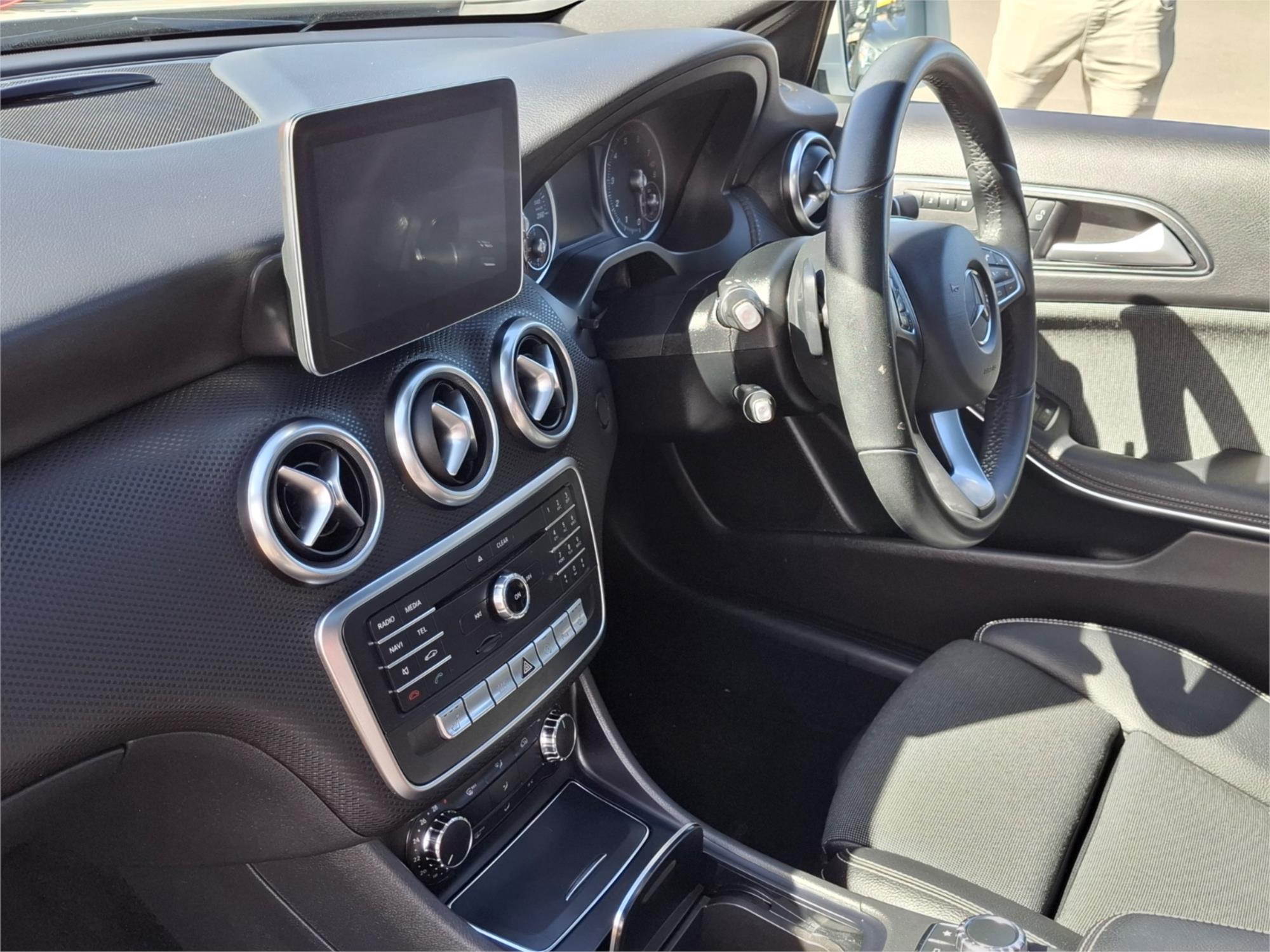 2017 MERCEDES-BENZ A180 176 MY17 7 SP AUTOMATIC 5D HATCHBACK