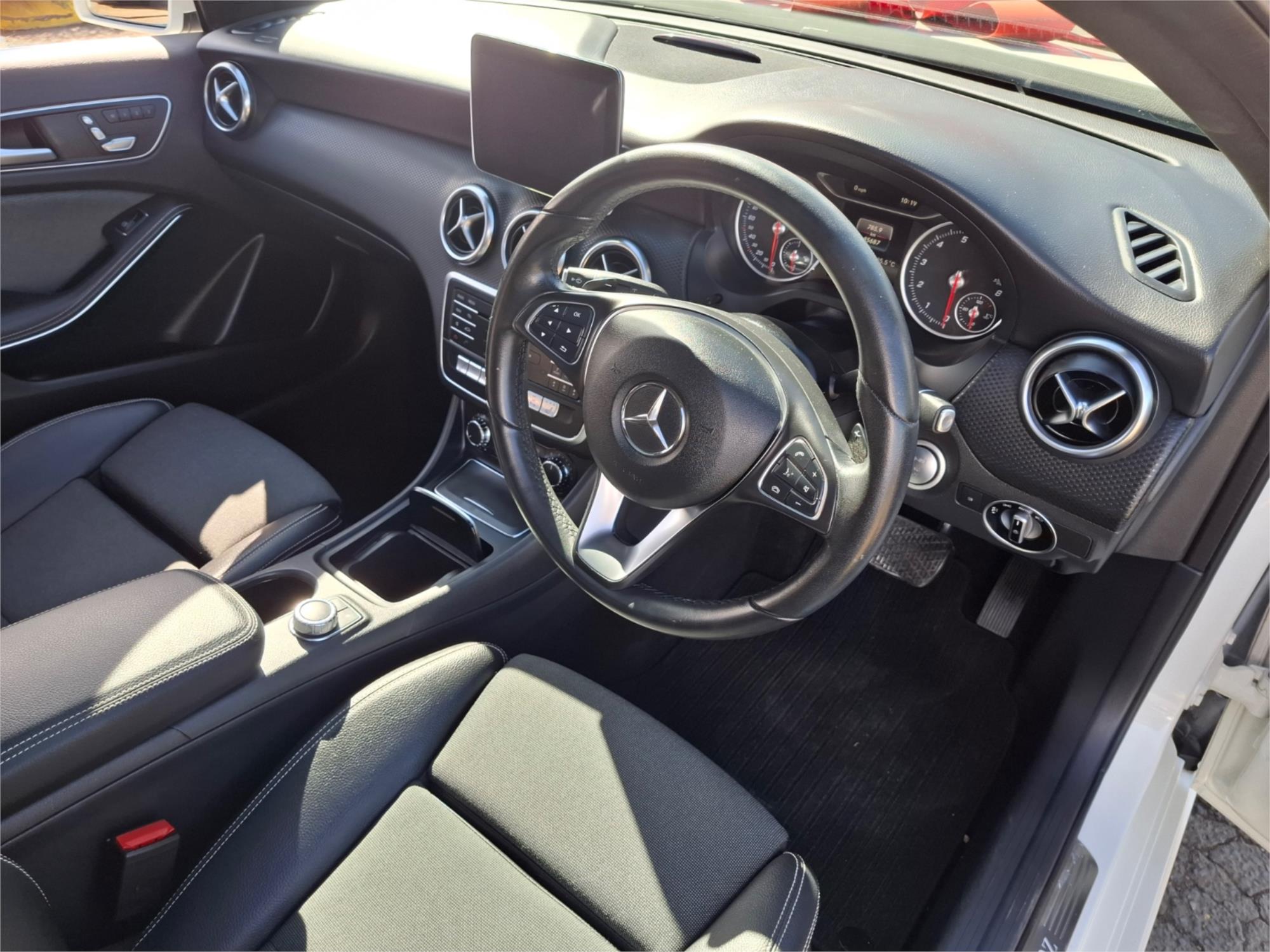 2017 MERCEDES-BENZ A180 176 MY17 7 SP AUTOMATIC 5D HATCHBACK