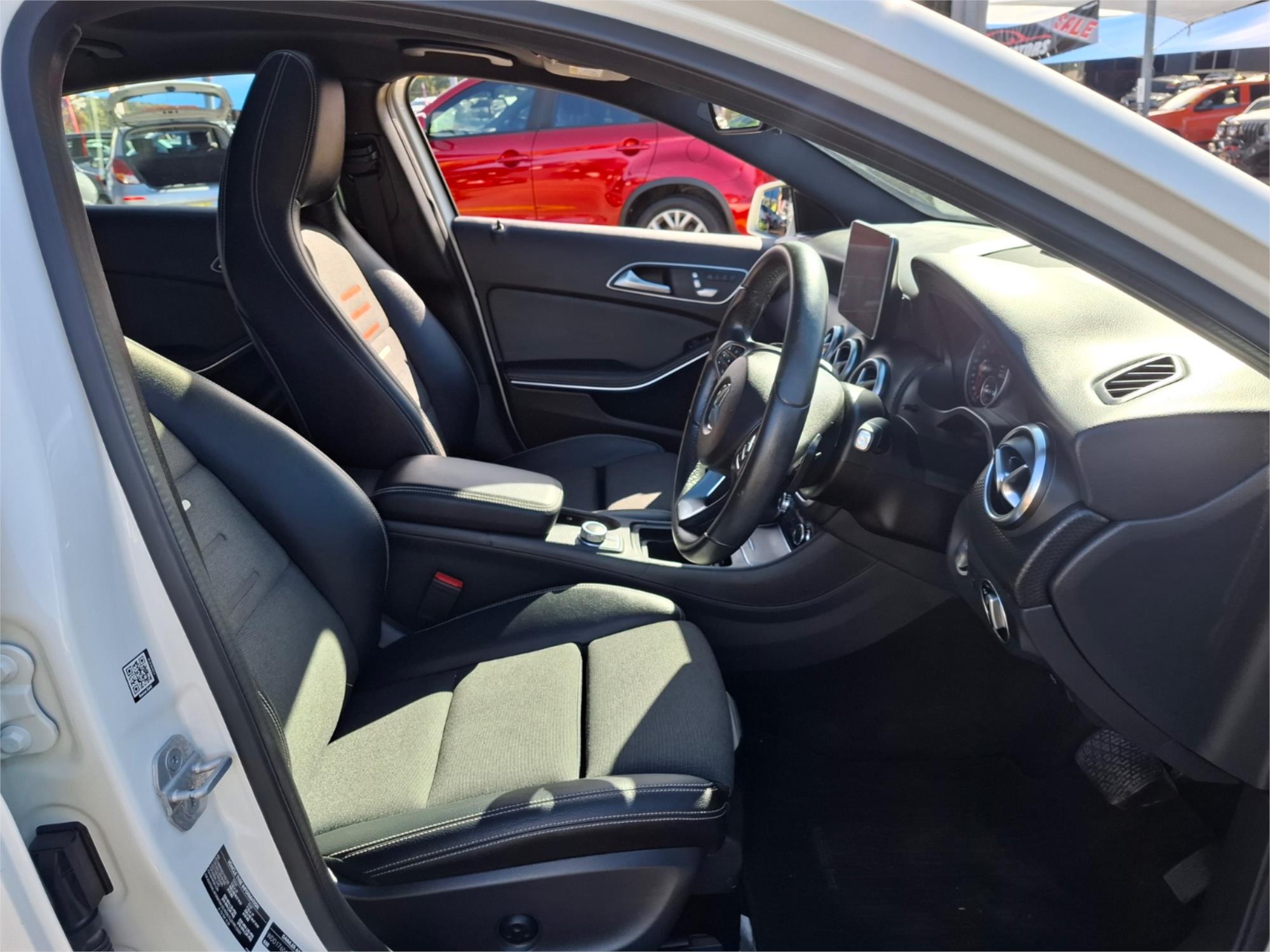 2017 MERCEDES-BENZ A180 176 MY17 7 SP AUTOMATIC 5D HATCHBACK
