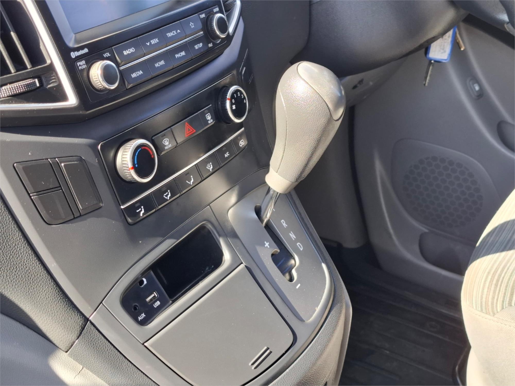 2018 HYUNDAI iLOAD TQ4 MY19 3S LIFTBACK 5 SP AUTOMATIC 4D VAN