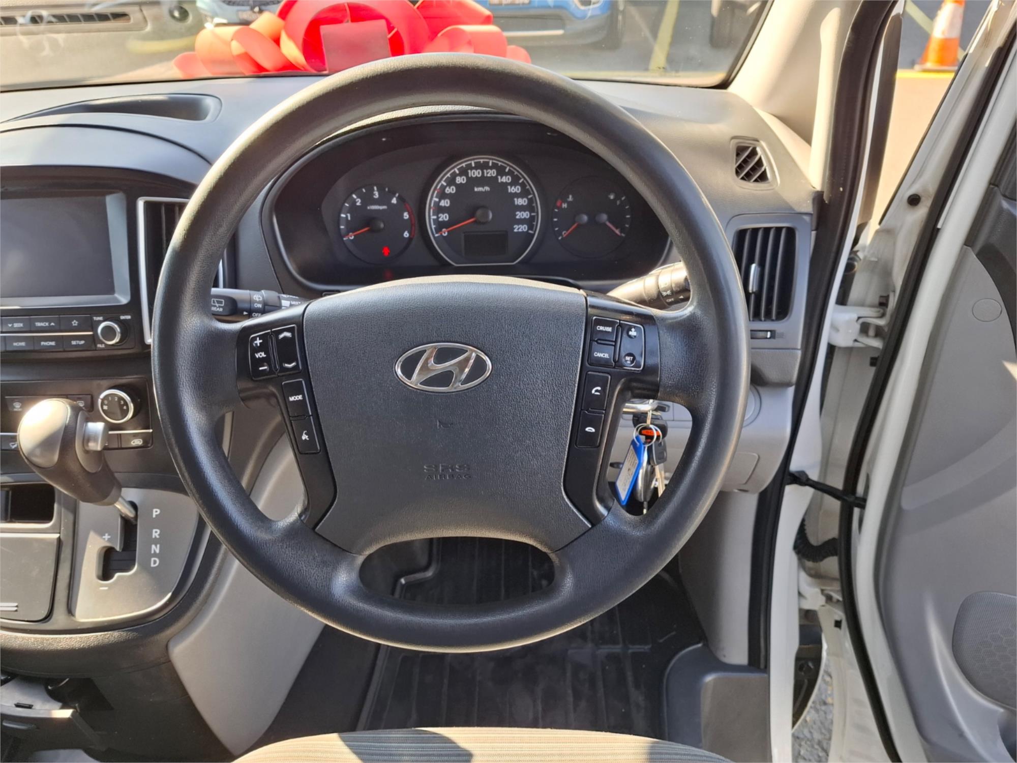 2018 HYUNDAI iLOAD TQ4 MY19 3S LIFTBACK 5 SP AUTOMATIC 4D VAN