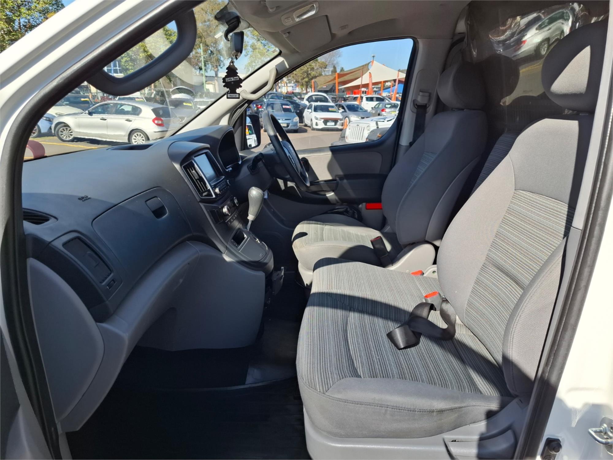 2018 HYUNDAI iLOAD TQ4 MY19 3S LIFTBACK 5 SP AUTOMATIC 4D VAN