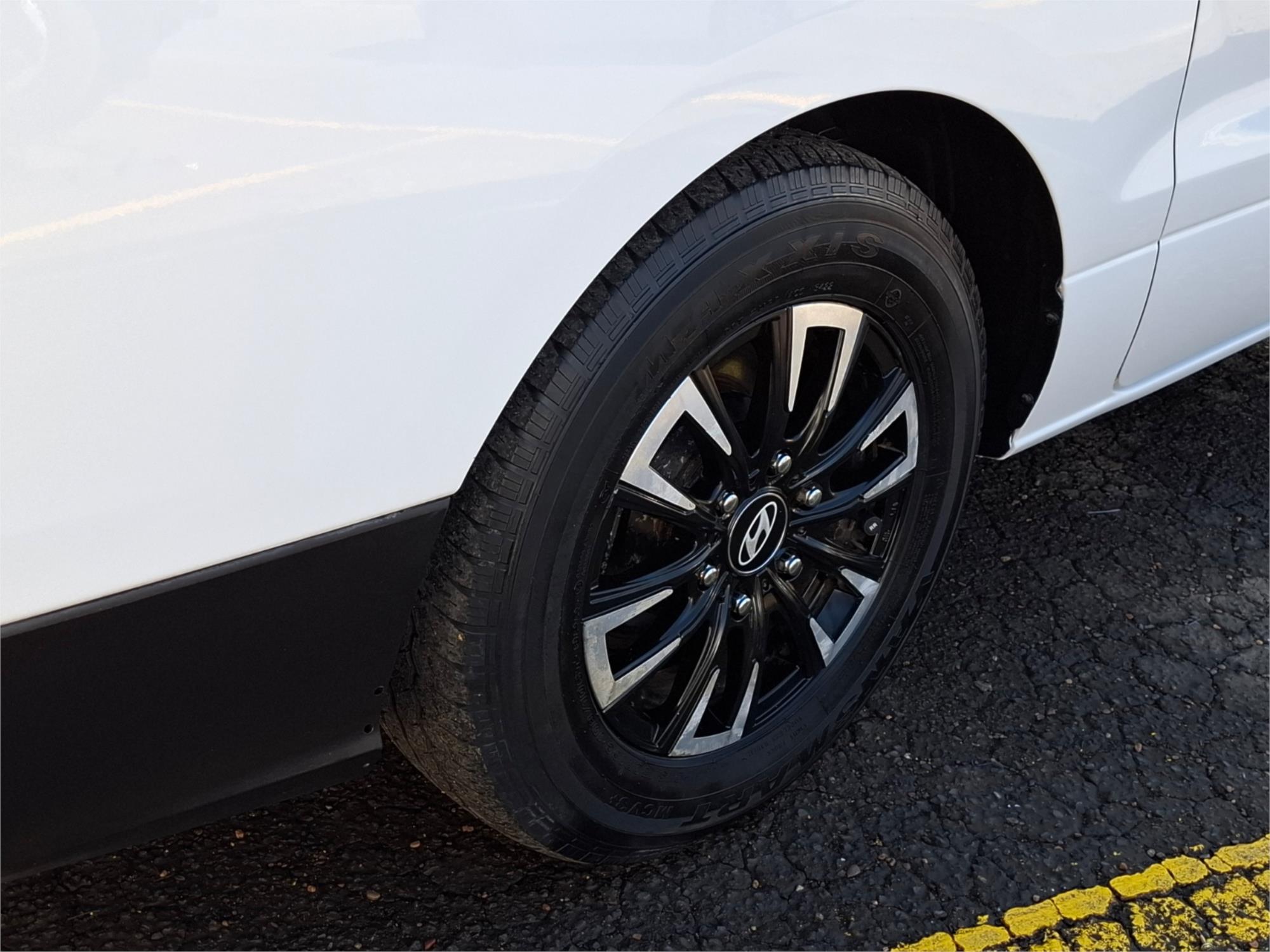 2018 HYUNDAI iLOAD TQ4 MY19 3S LIFTBACK 5 SP AUTOMATIC 4D VAN