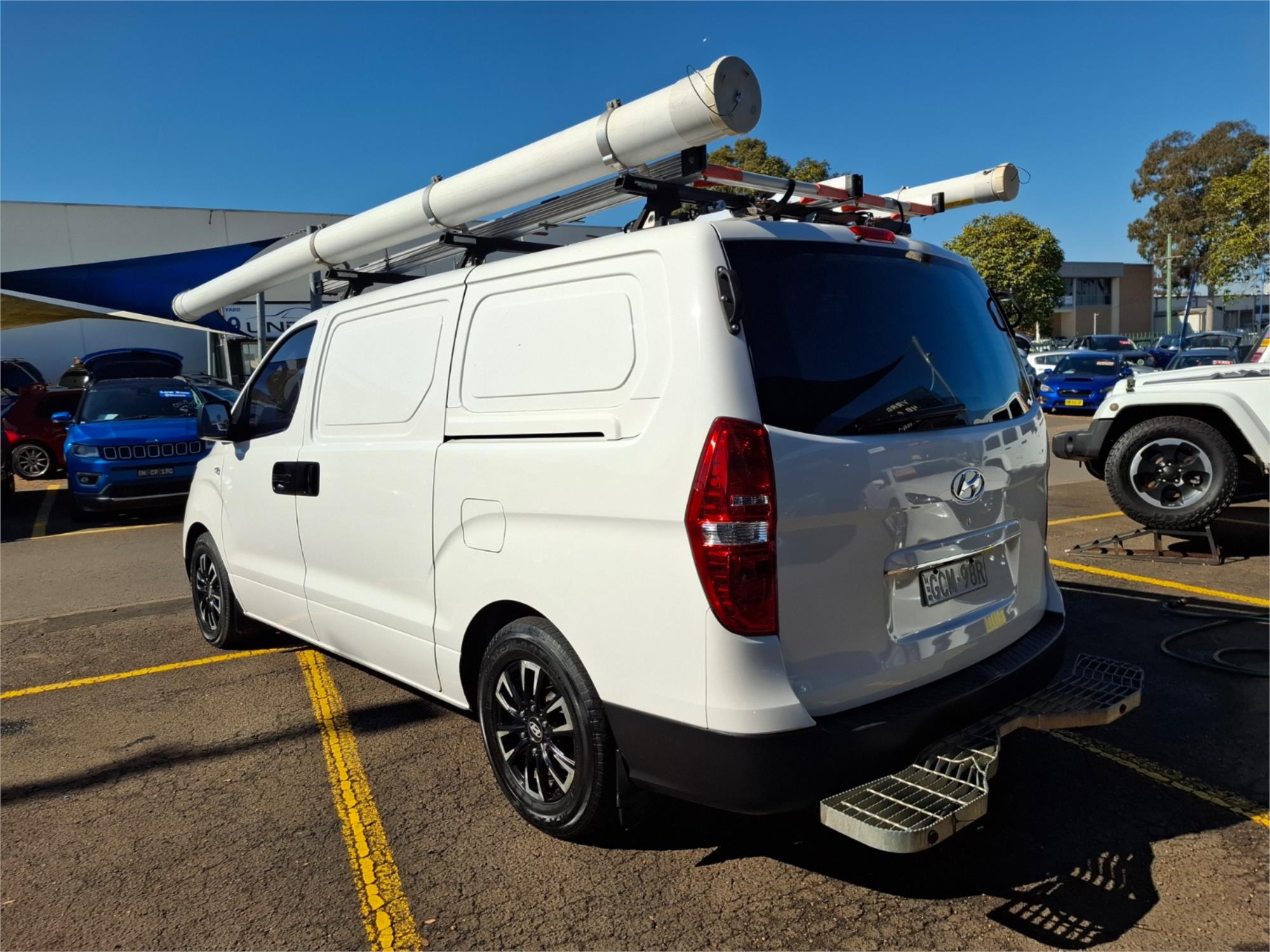 2018 HYUNDAI iLOAD TQ4 MY19 3S LIFTBACK 5 SP AUTOMATIC 4D VAN