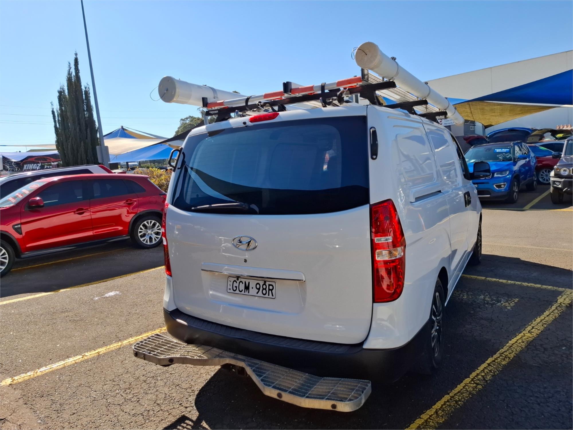 2018 HYUNDAI iLOAD TQ4 MY19 3S LIFTBACK 5 SP AUTOMATIC 4D VAN