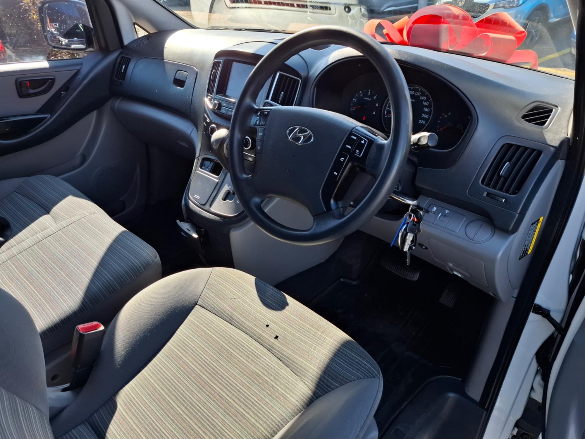 2018 HYUNDAI iLOAD TQ4 MY19 3S LIFTBACK 5 SP AUTOMATIC 4D VAN
