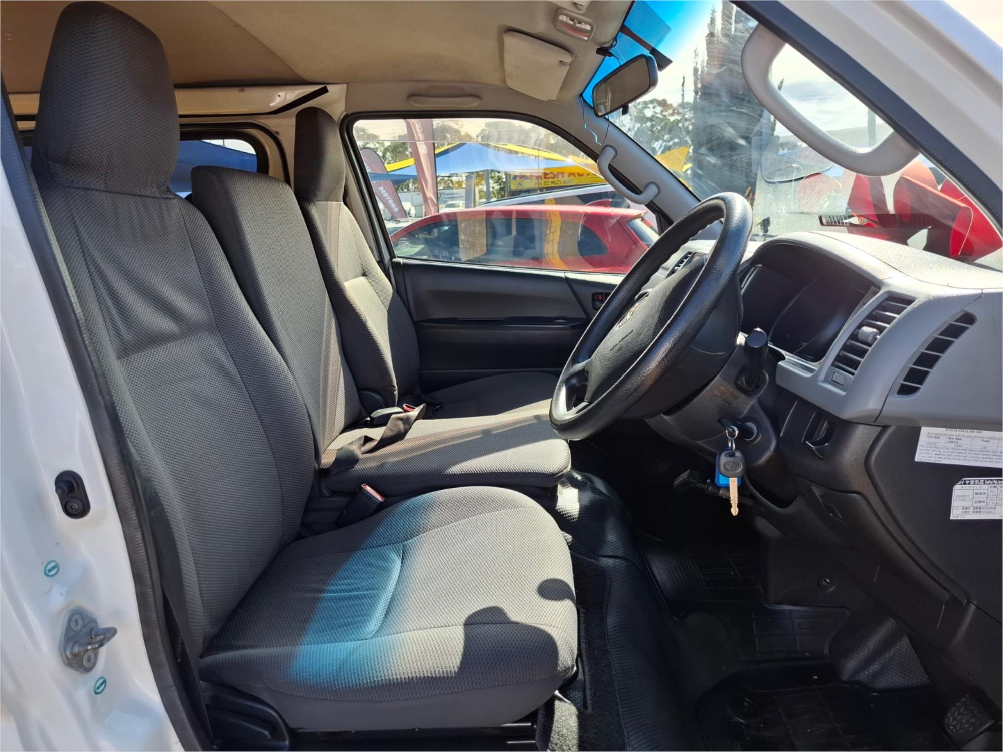 2012 TOYOTA HIACE KDH201R MY11 UPGRADE LWB 4 SP AUTOMATIC 4D VAN