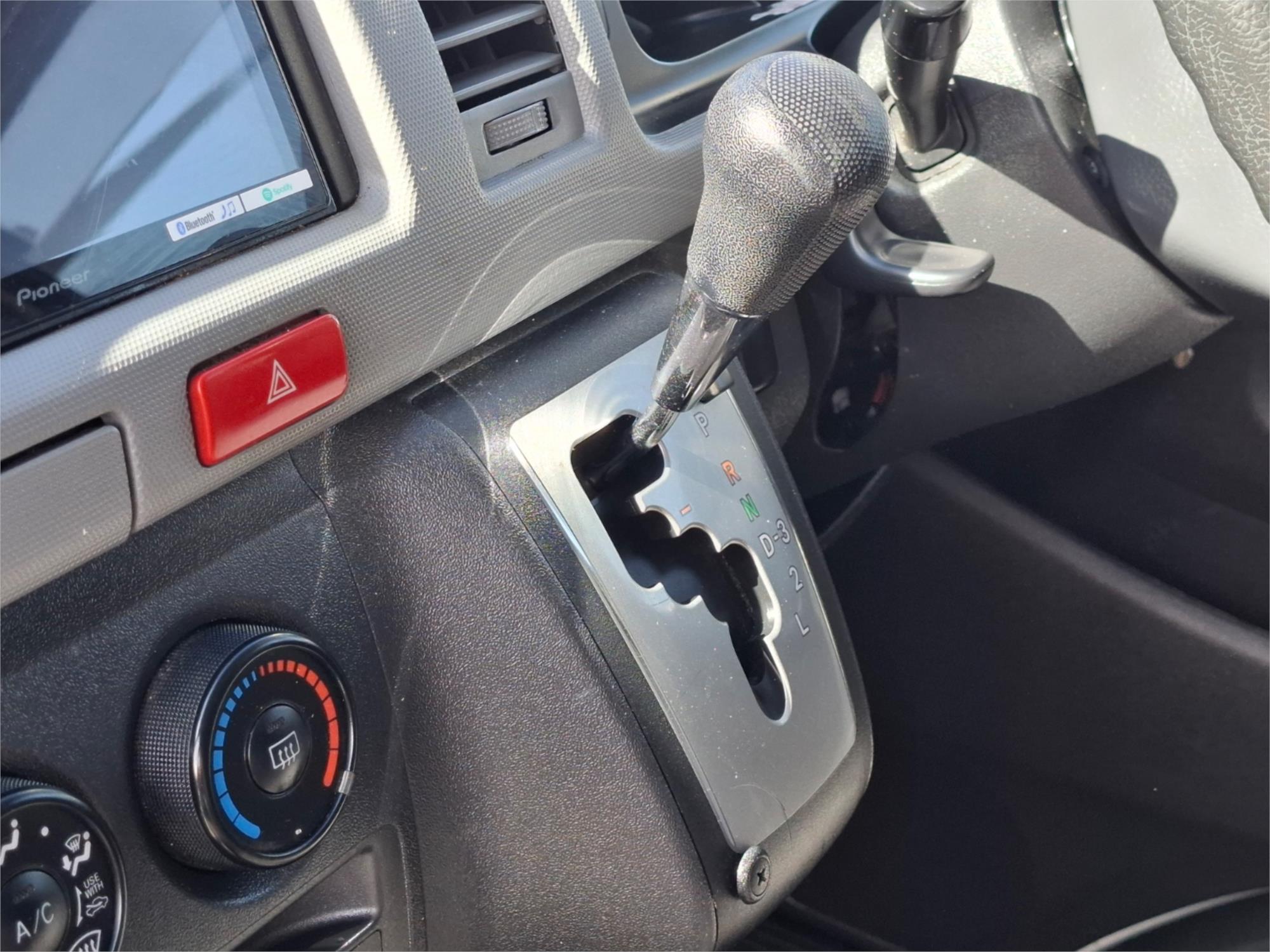 2012 TOYOTA HIACE KDH201R MY11 UPGRADE LWB 4 SP AUTOMATIC 4D VAN