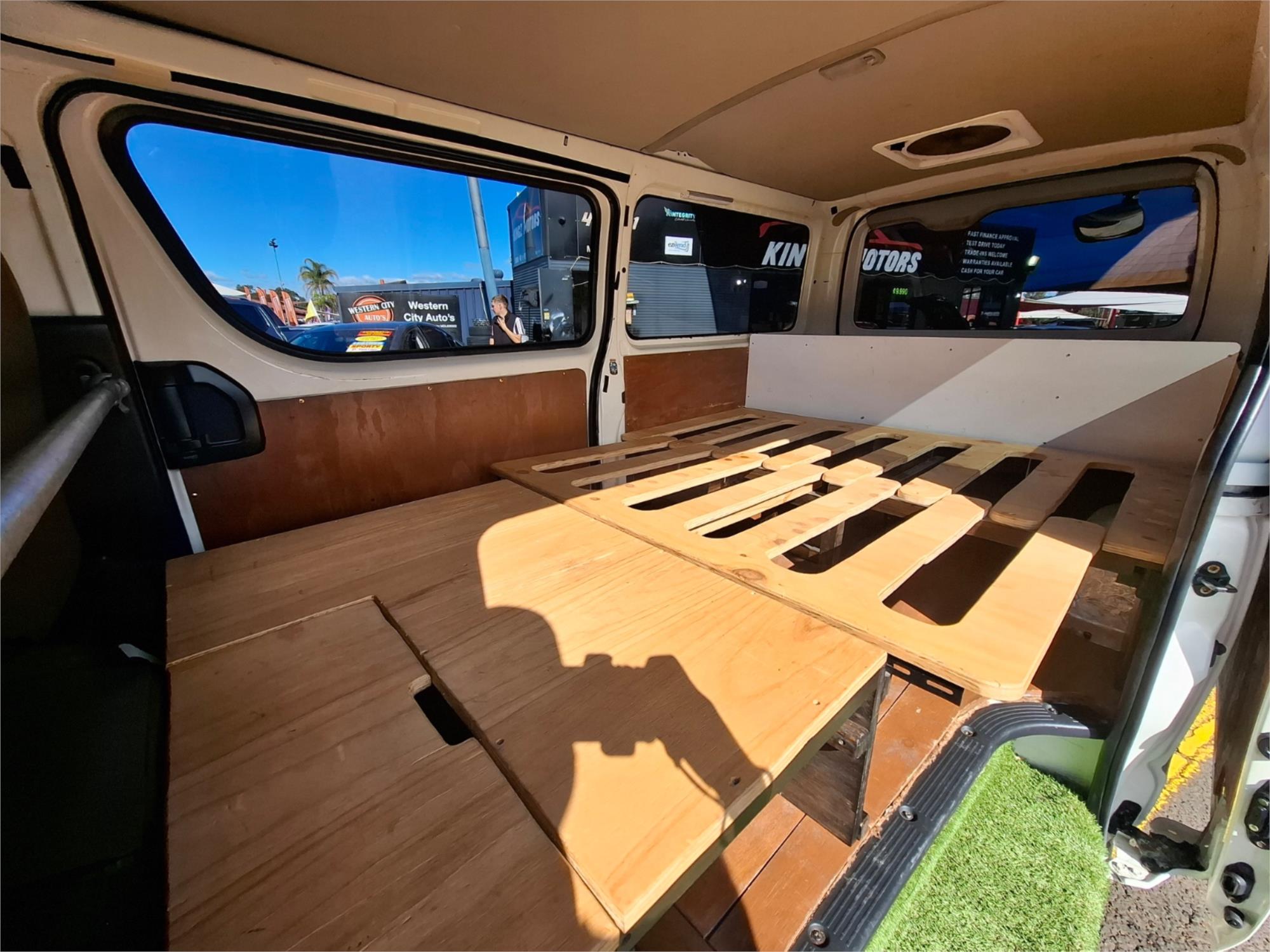 2012 TOYOTA HIACE KDH201R MY11 UPGRADE LWB 4 SP AUTOMATIC 4D VAN