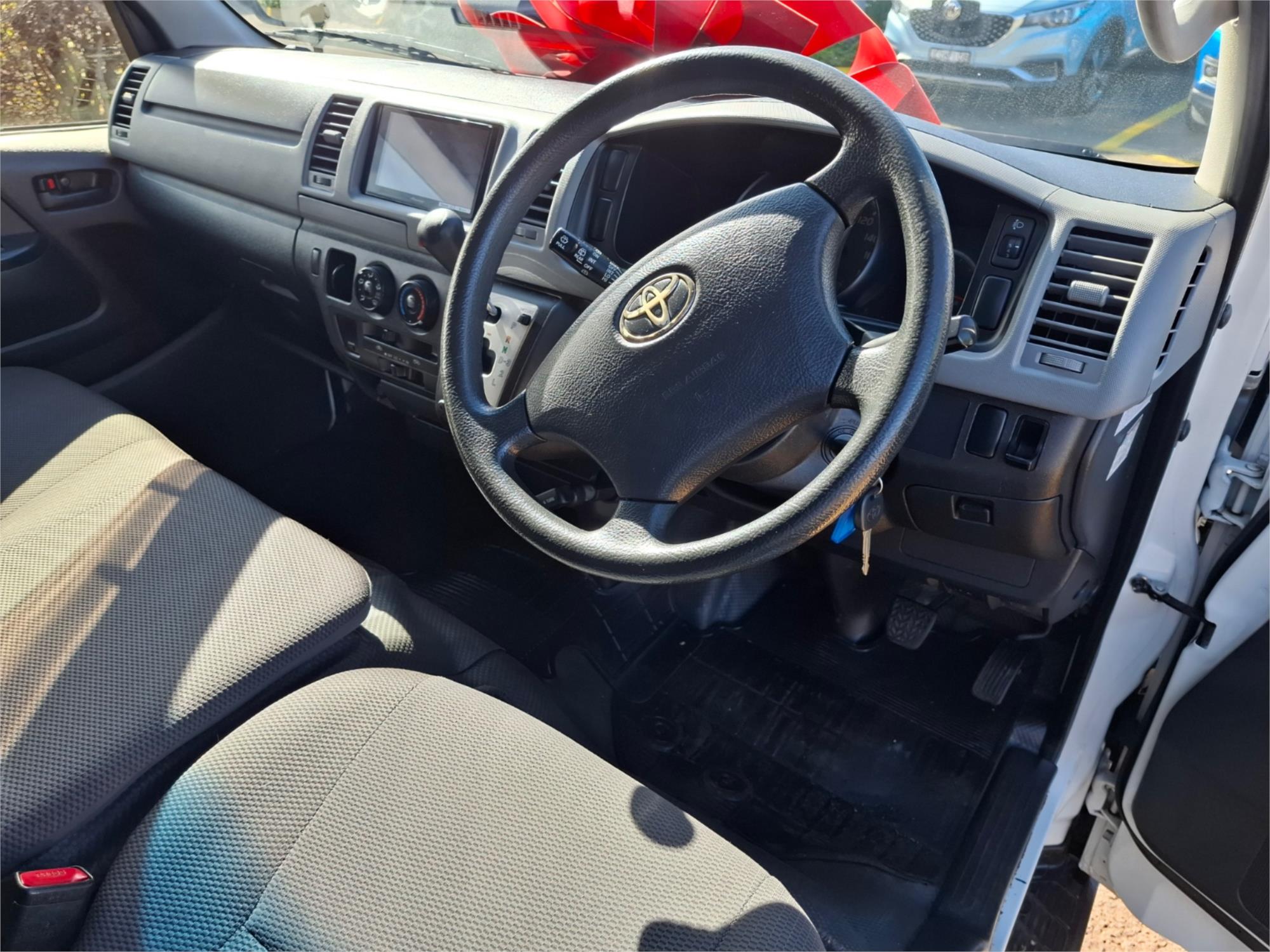 2012 TOYOTA HIACE KDH201R MY11 UPGRADE LWB 4 SP AUTOMATIC 4D VAN