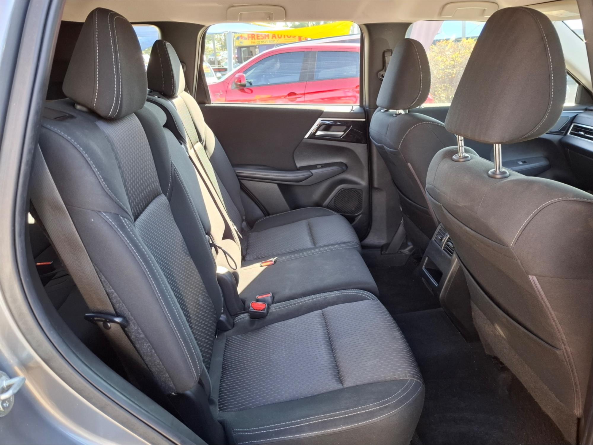 2023 MITSUBISHI OUTLANDER ZM MY23 ES 7 SEAT (2WD) CVT AUTO 8 SPEED 4D WAGON