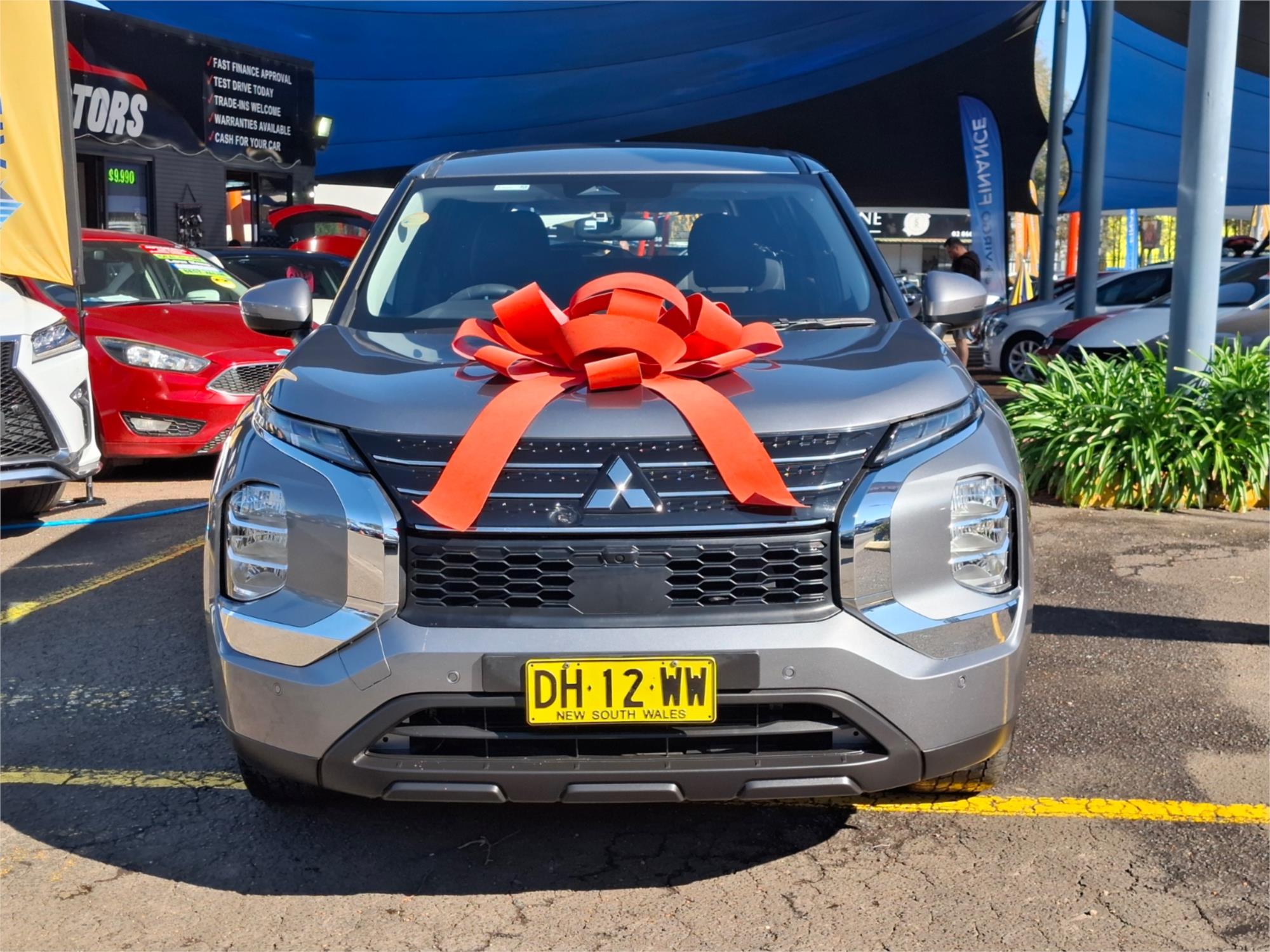 2023 MITSUBISHI OUTLANDER ZM MY23 ES 7 SEAT (2WD) CVT AUTO 8 SPEED 4D WAGON