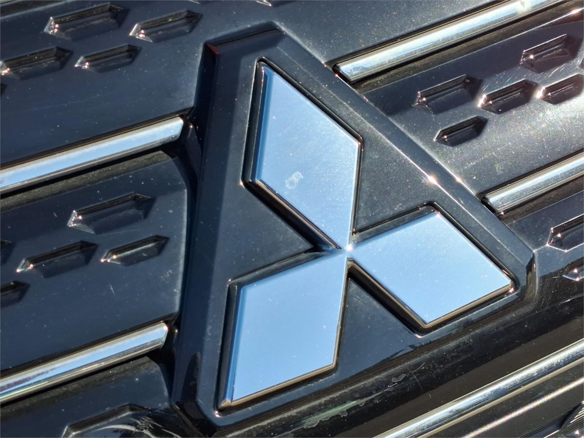 2023 MITSUBISHI OUTLANDER ZM MY23 ES 7 SEAT (2WD) CVT AUTO 8 SPEED 4D WAGON