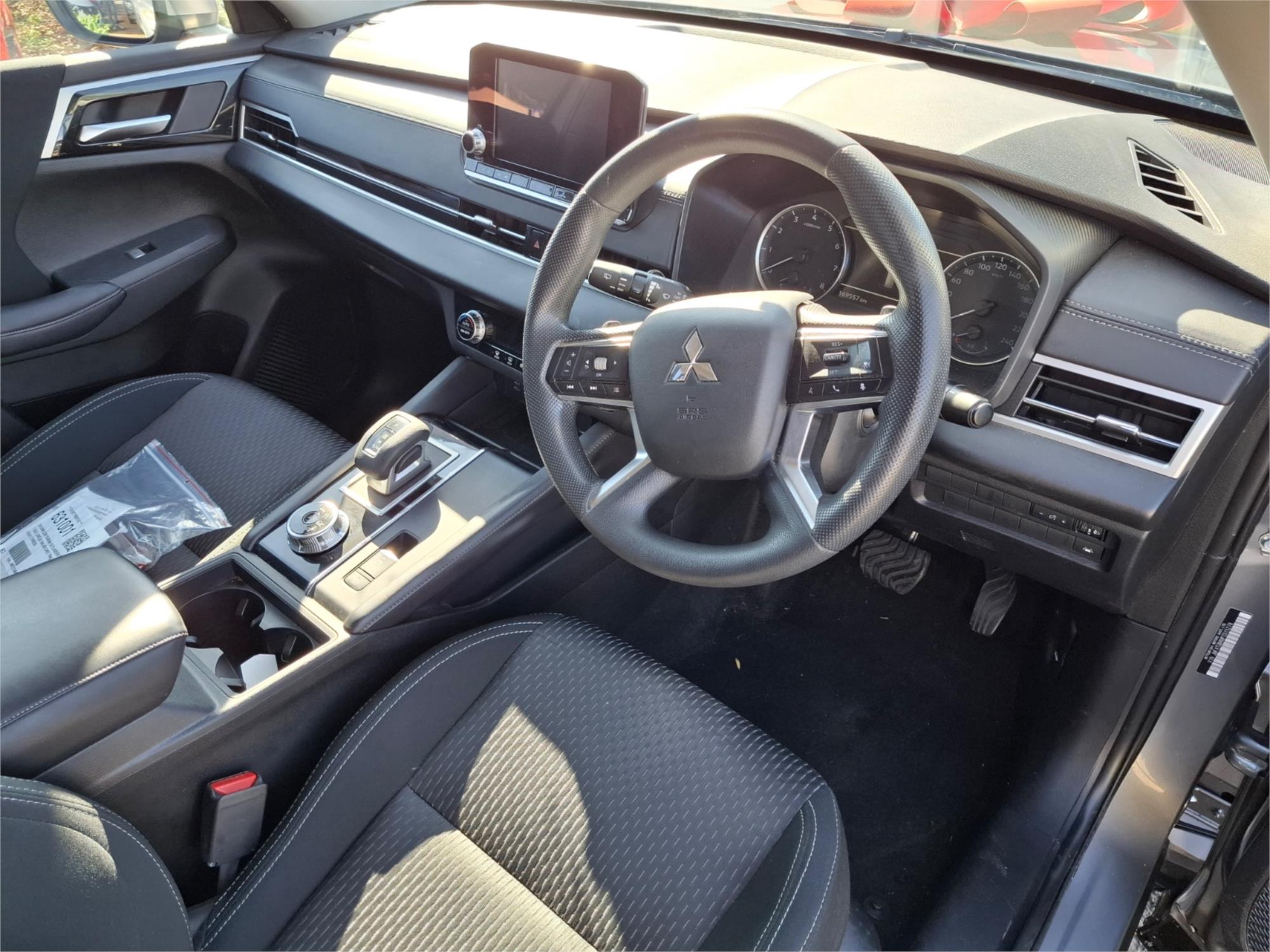 2023 MITSUBISHI OUTLANDER ZM MY23 ES 7 SEAT (2WD) CVT AUTO 8 SPEED 4D WAGON