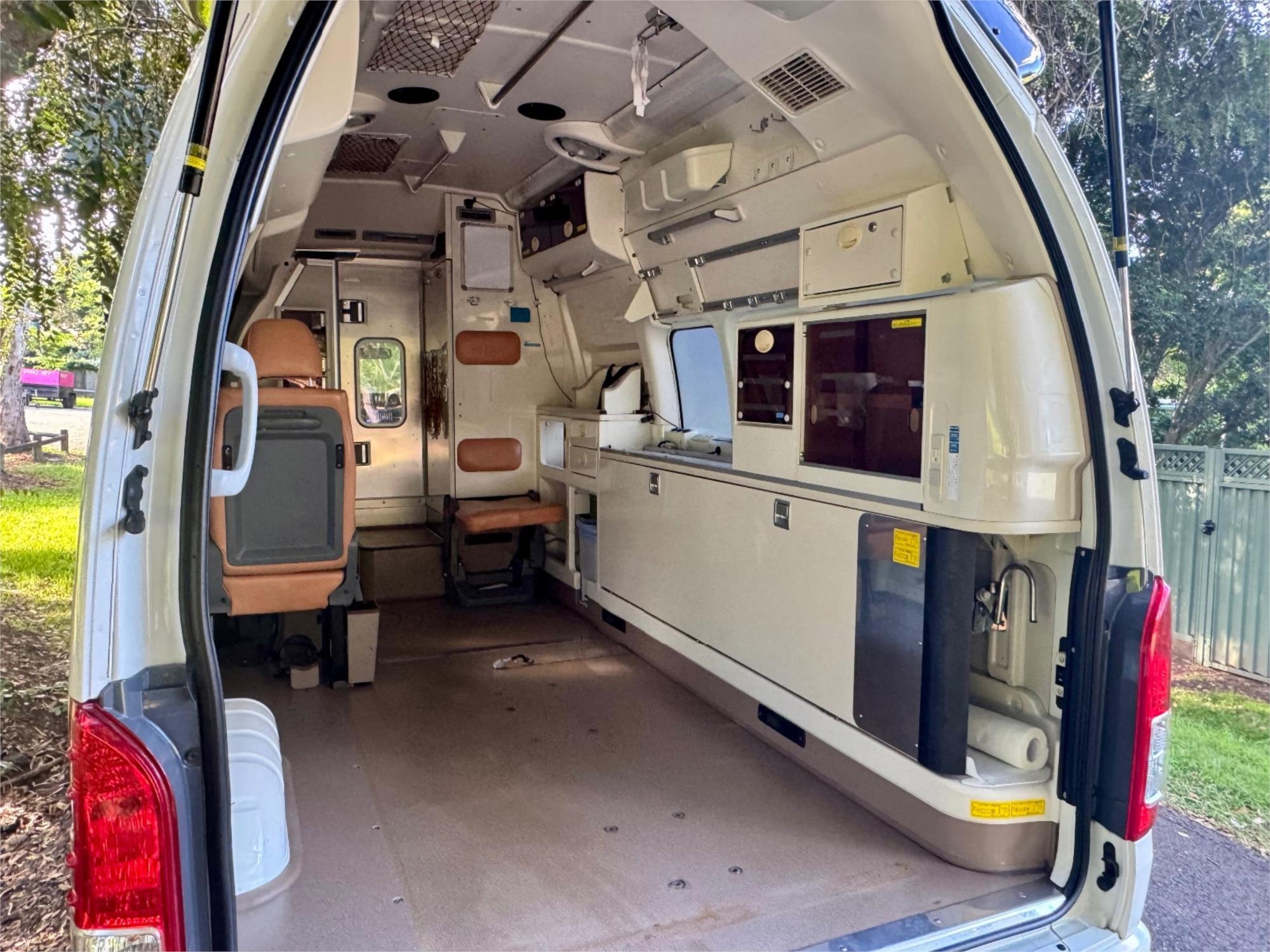 2015 TOYOTA HIACE TRH226 AUTOMATIC VAN