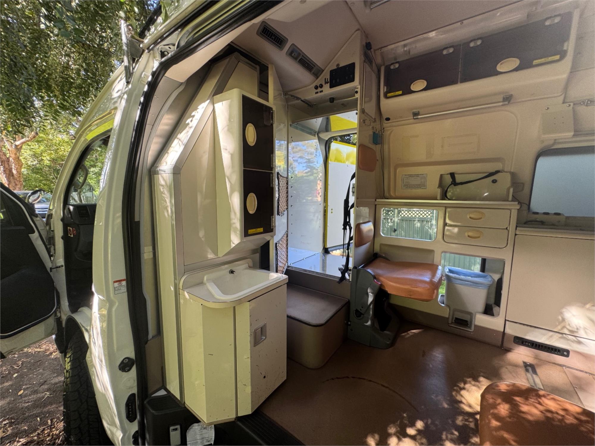 2015 TOYOTA HIACE TRH226 AUTOMATIC VAN